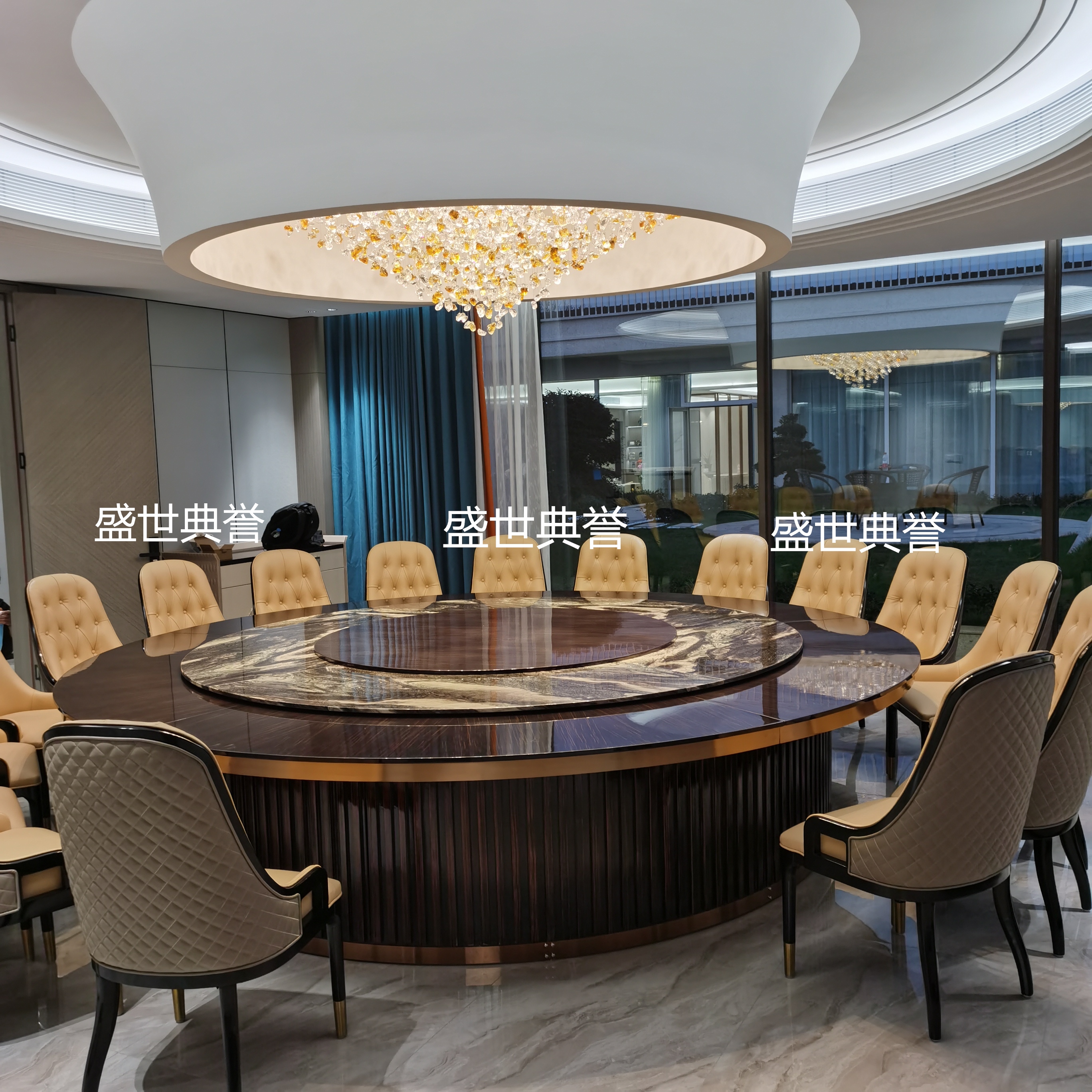 Modern and light luxury dining tables and chairs for high-end clubs in Shanghai, direct sales of solid wood furniture for star hotels, and solid wood chairs for restaurant private rooms Item Picture