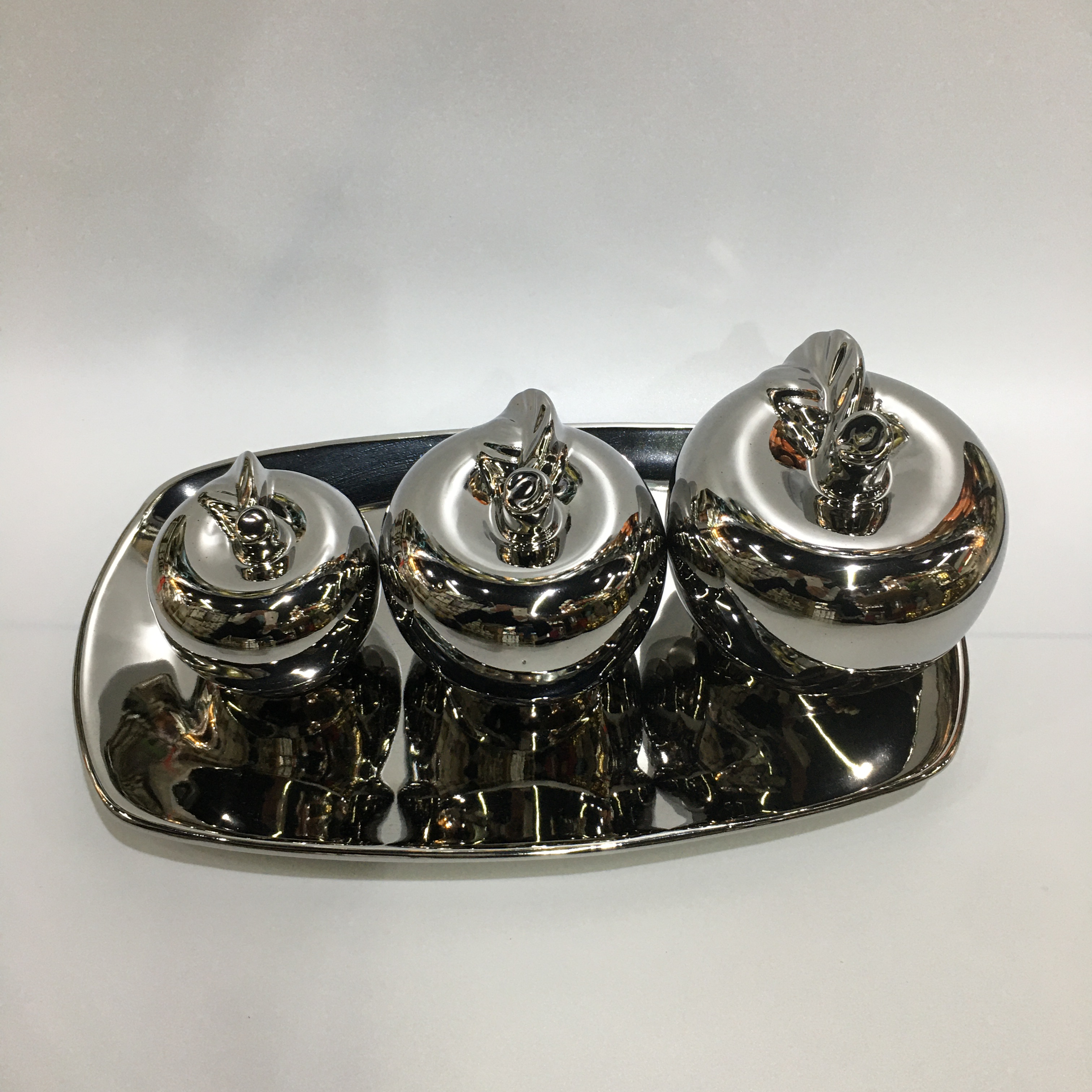 2025chinagoods Ceramic handicrafts Hotel Home four-piece set Pure silver Apple figurine Modern and simple Office creative Figurine Decorative Wine Cabinet TV cabinet Figurine details Picture