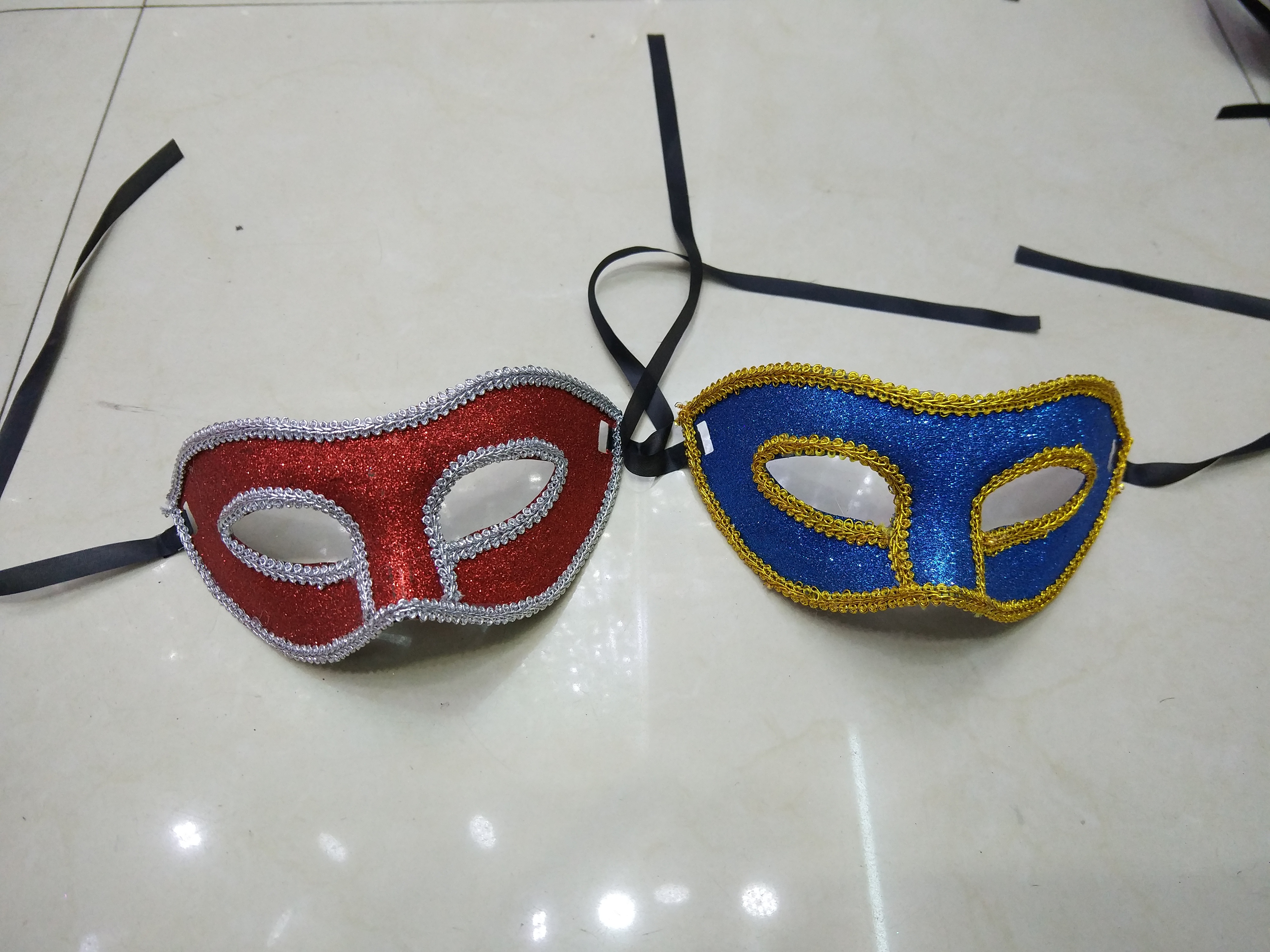 面具/羽毛/彩绘白底实物图