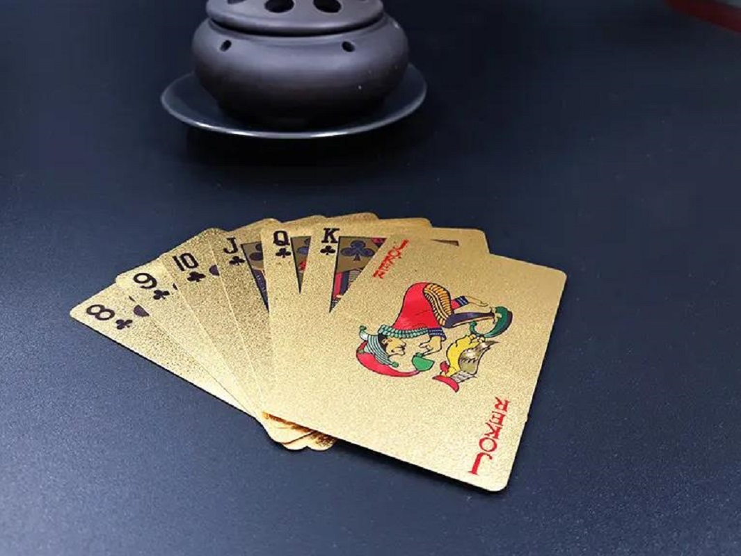 扑克牌 土豪金属PVC塑料防水可水洗黄金扑克金箔纸磨砂纸牌创意款扑克牌