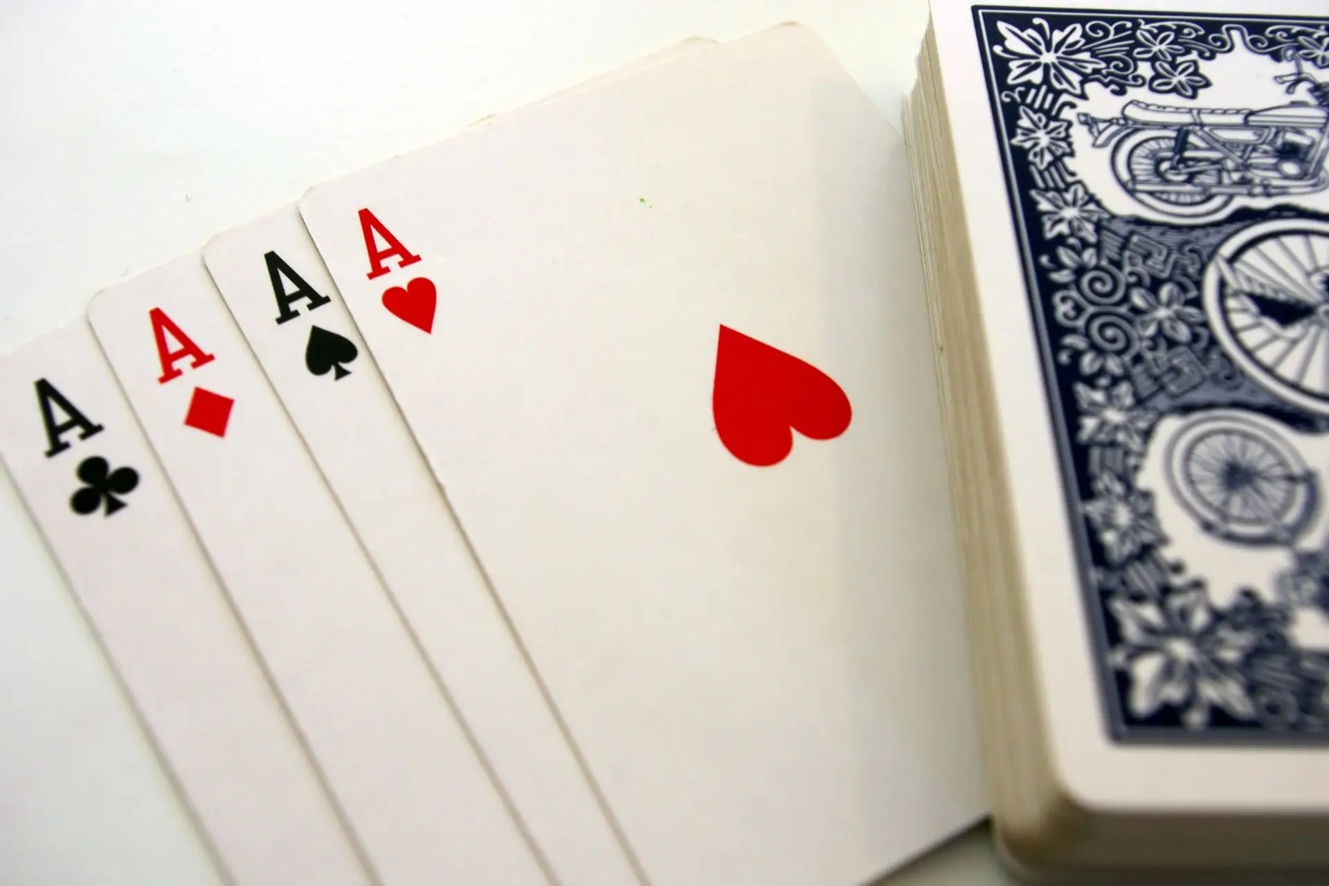 Creative Poker Poker Wholesale Poker Leisure Entertainment Toys Board Game Room 2201 details Picture