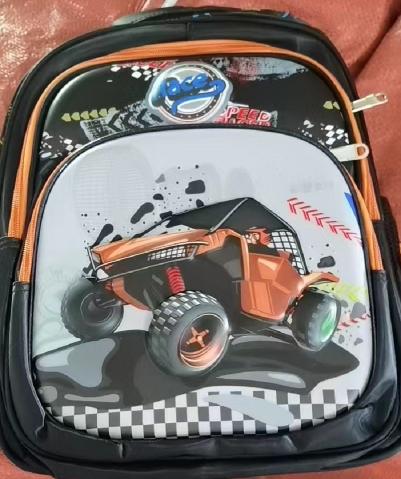 A 16-inch single schoolbag does not infringe on the orange mountain bike
