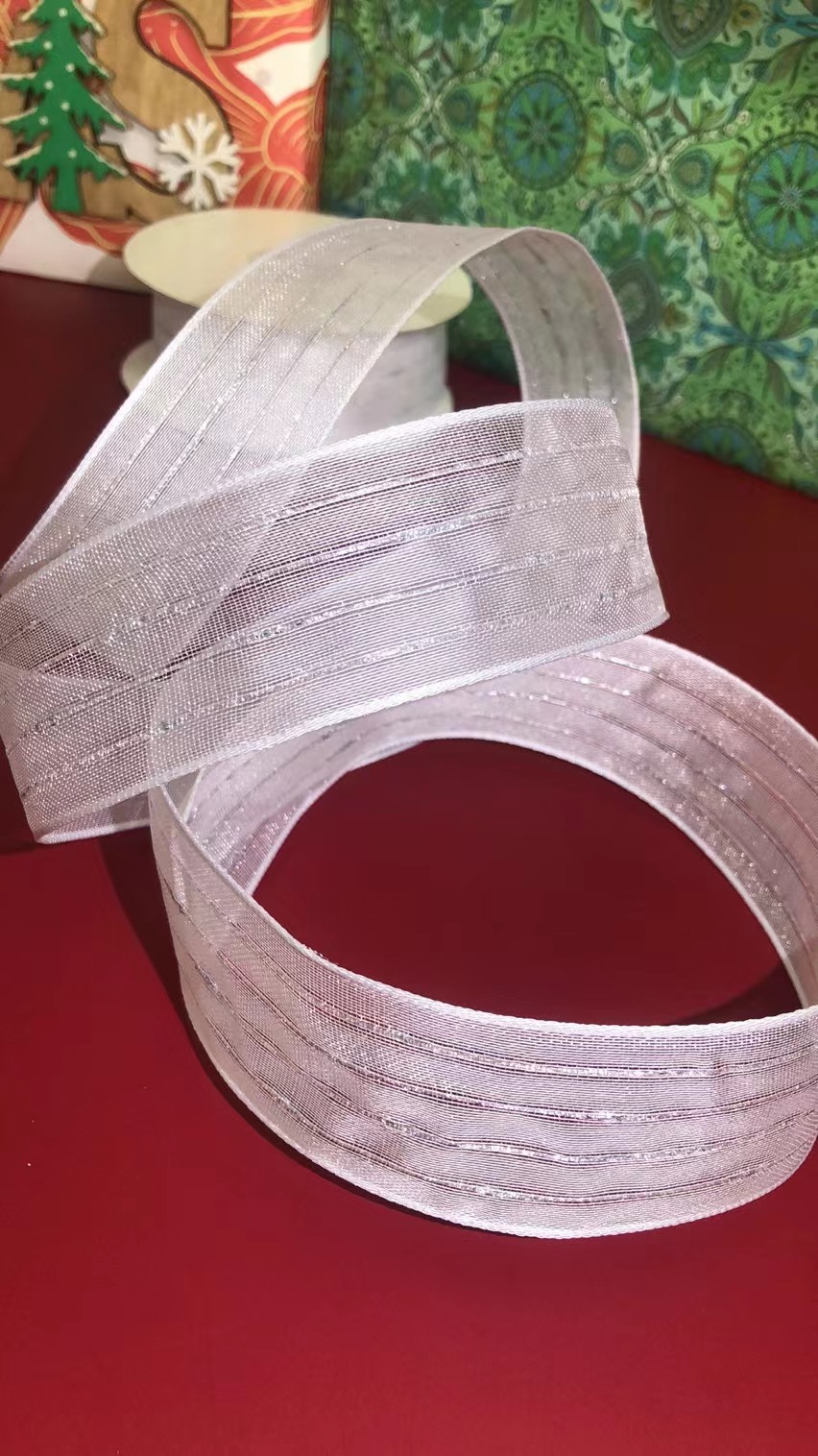 Item No. : 2199 Christmas Gift Packaging Decoration DIY White mesh fabric with 4 silver threads in the middle, double-sided iron wire webbing 3.8cm