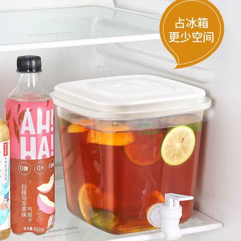 Plastic refrigerator cold water bottle