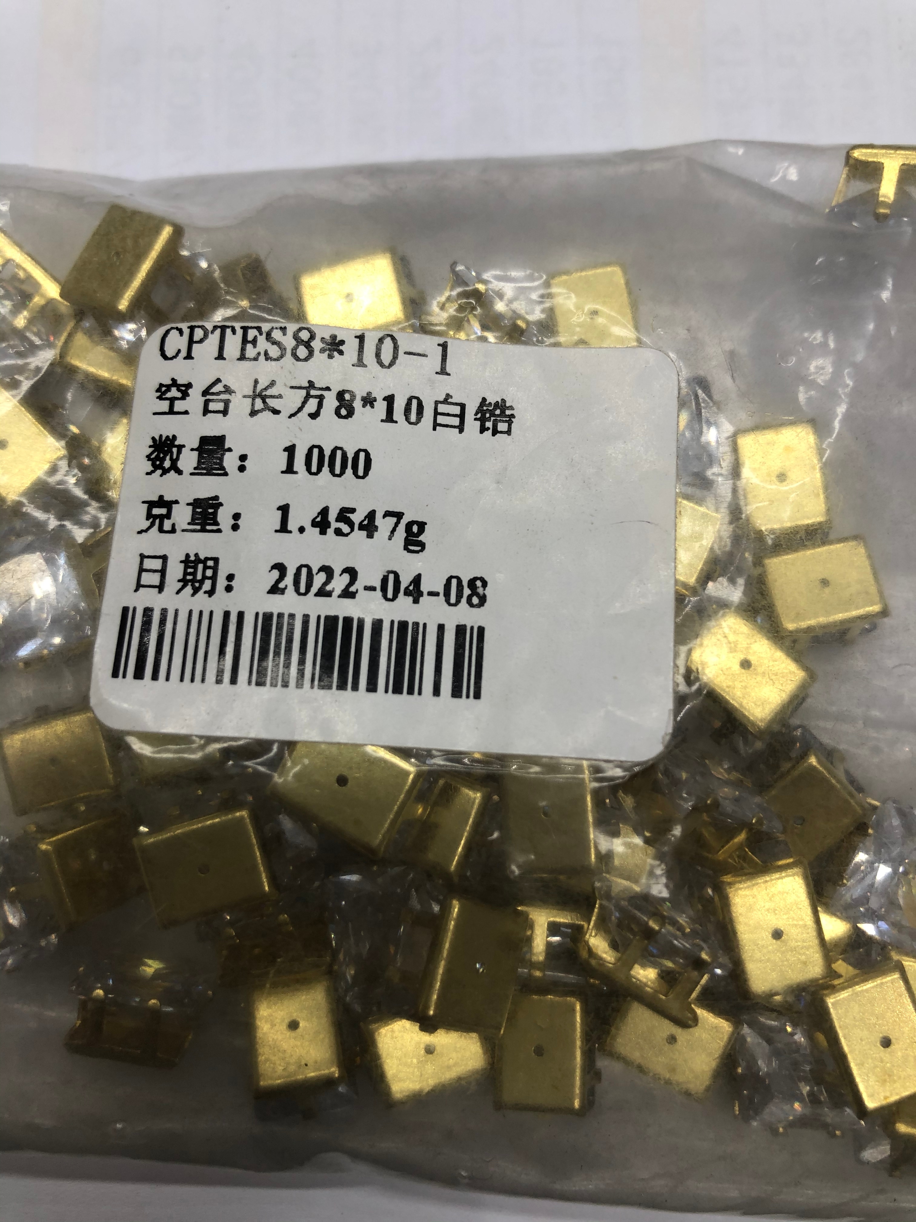8*10 Square + Real Zirconium Network Red Explosive Manufacturers Direct Sales Diy Jewelry Accessories Application Scenario