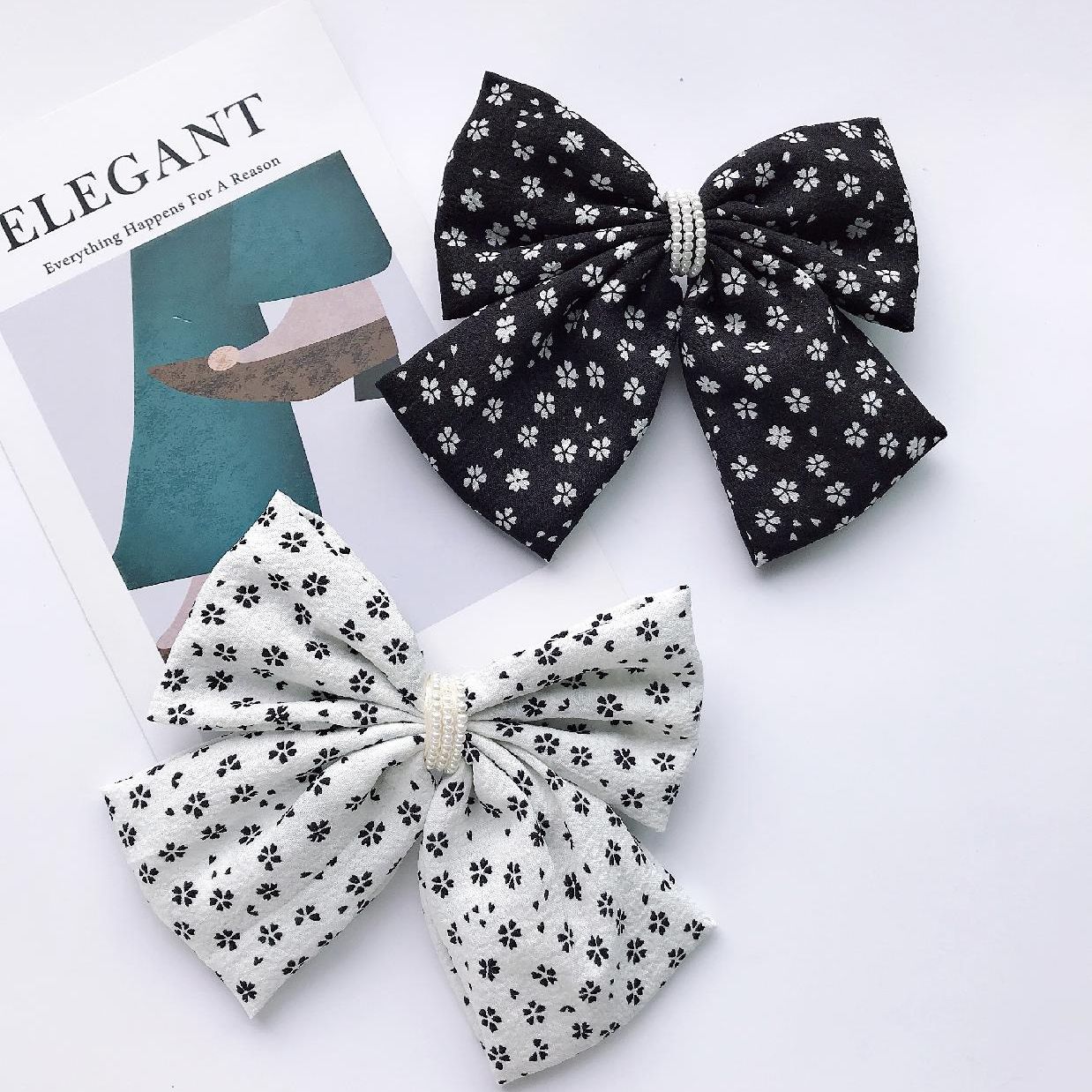 Pearl Bow Back Head Clip Spring Clip Girl Color Hair Accessories Black And White Color Spring Clip Upper And Lower Bow Hair Clip Application Scenario