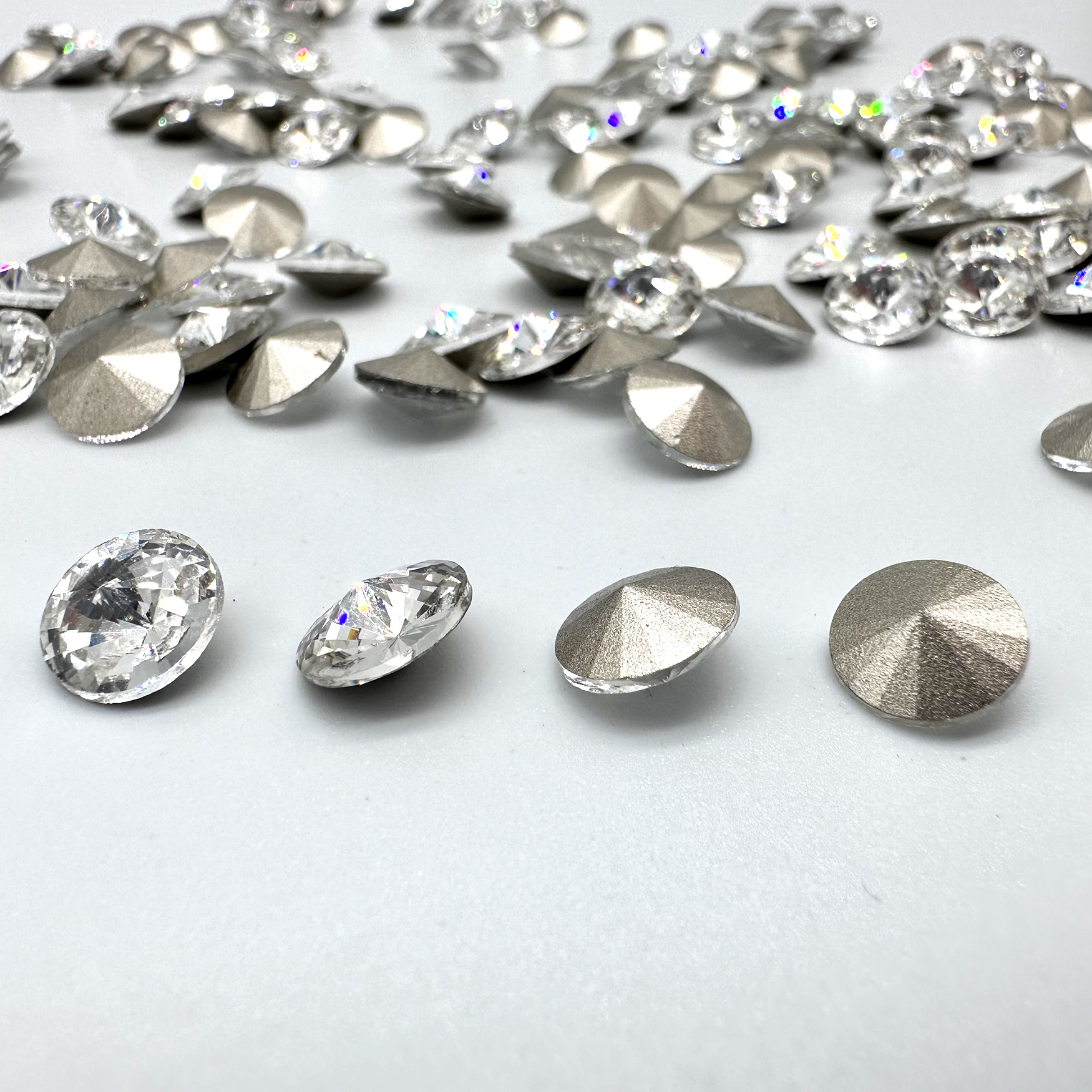 Factory direct supply of DIY8mm50 pieces, 15 yuan, Middle Eastern Satellite white diamond nail art, diamond mending shoes, clothing accessories, accessories and ornaments Application Scenario