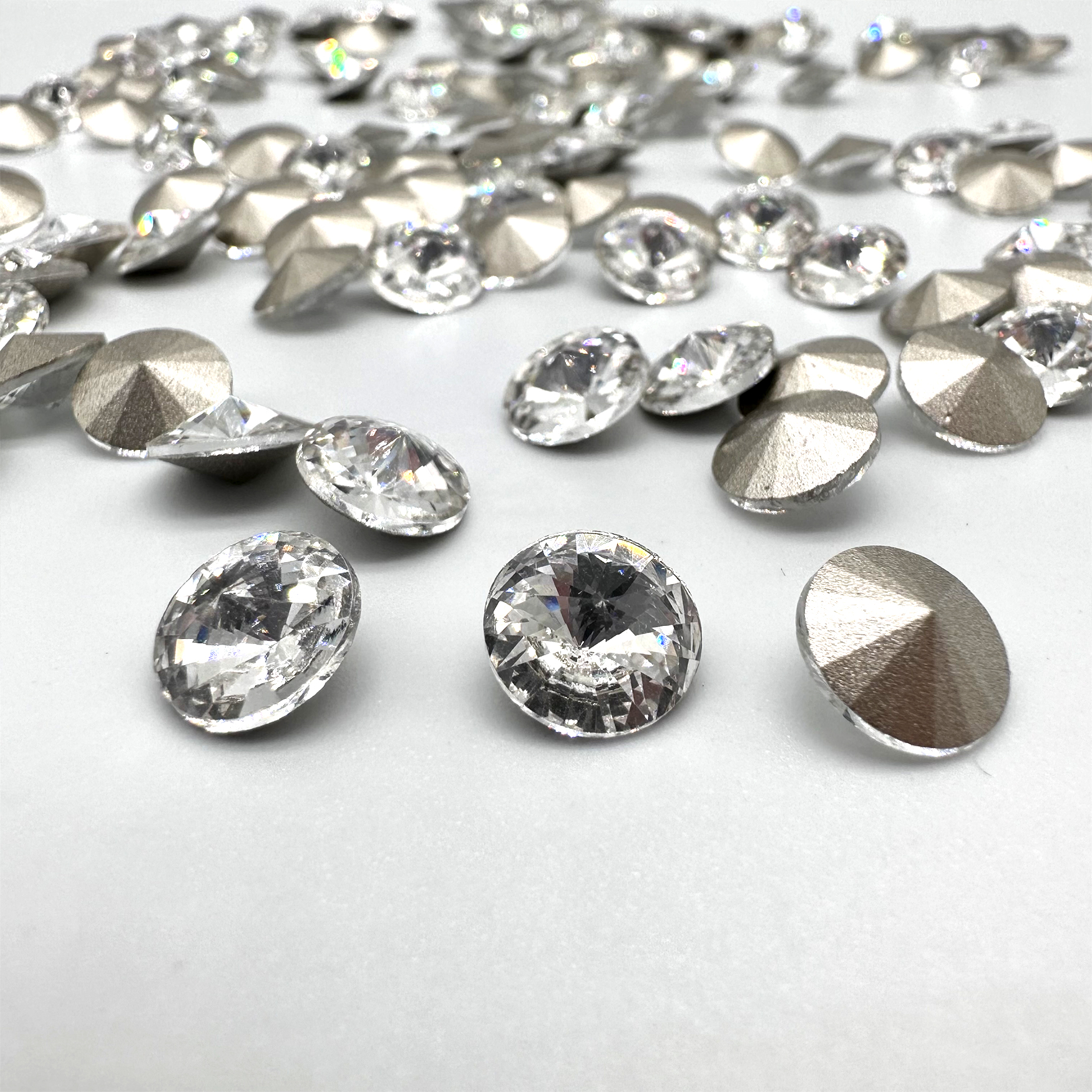 Factory direct supply of DIY8mm50 pieces, 15 yuan, Middle Eastern Satellite white diamond nail art, diamond mending shoes, clothing accessories, accessories and ornaments Specification image