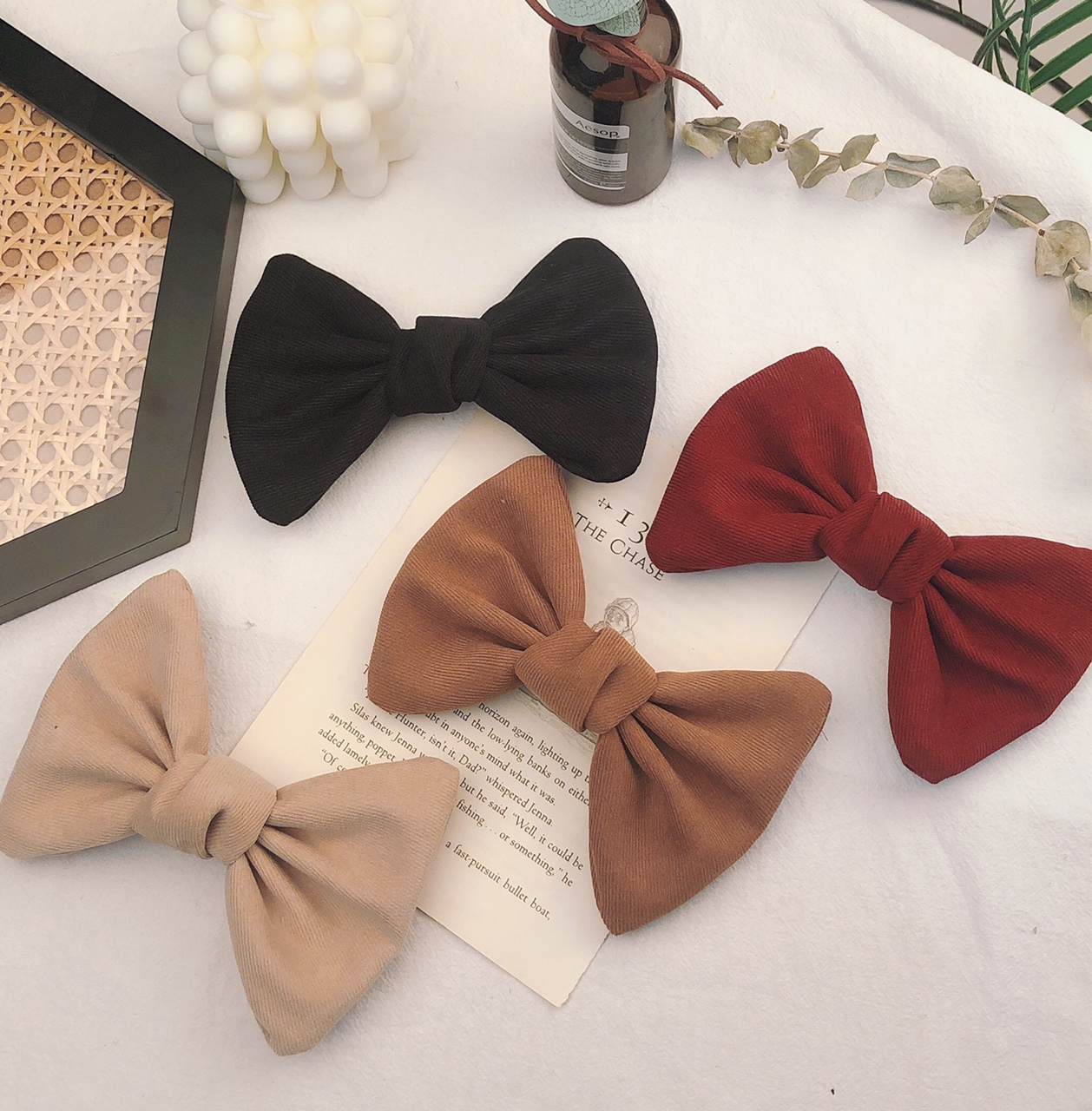 Cute Solid Color Bow Twist Waist Fold Hair Clip Pleated Spring Clip Girls Back Head Clip Headdress Children Hair Clip Hair Accessory details Picture