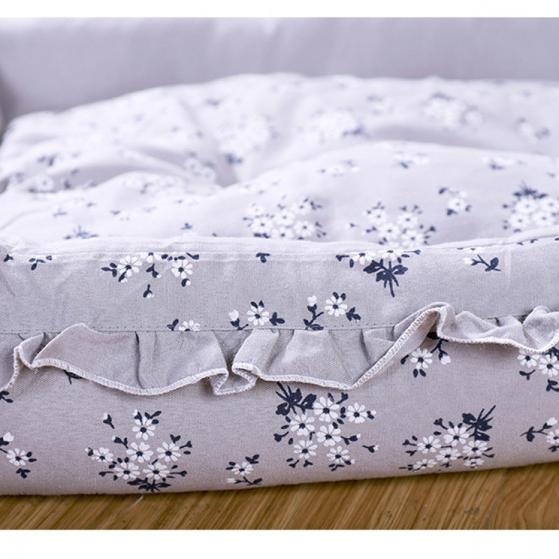 New dog and cat small bed, hairball style square bed, suitable for all seasons, fashionable and simple, elegant pet products Application Scenario