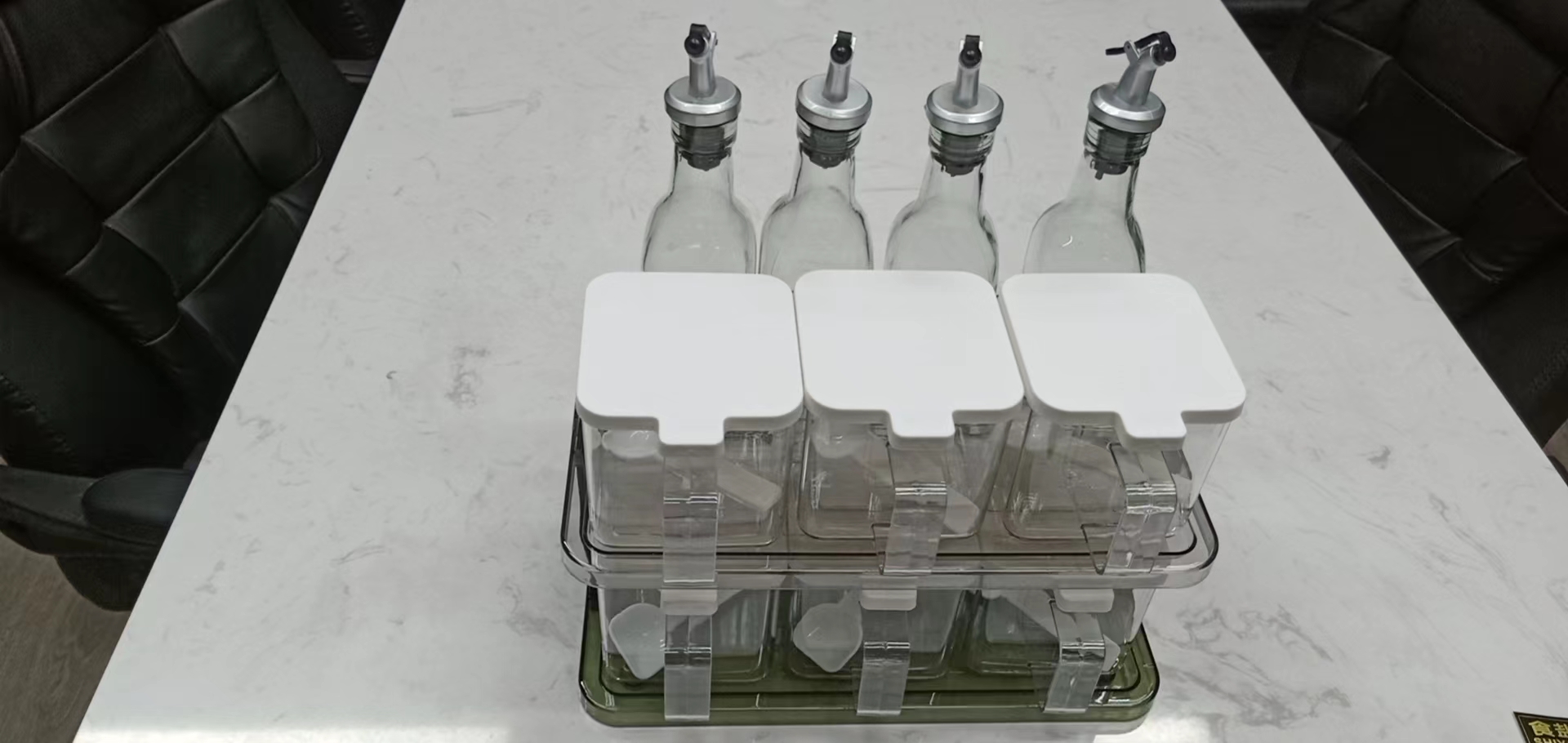 Seasoning Set Home Kitchen Seasoning Pot Tray Soy Sauce Vinegar Bottle Salt Storage Box Shelf details Picture