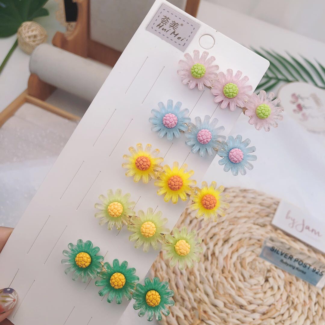 Three Flower Press Clip Maiden Headdress Edge Clip Sunflower Press Clip Number Of Hair Headdress Specification drawing