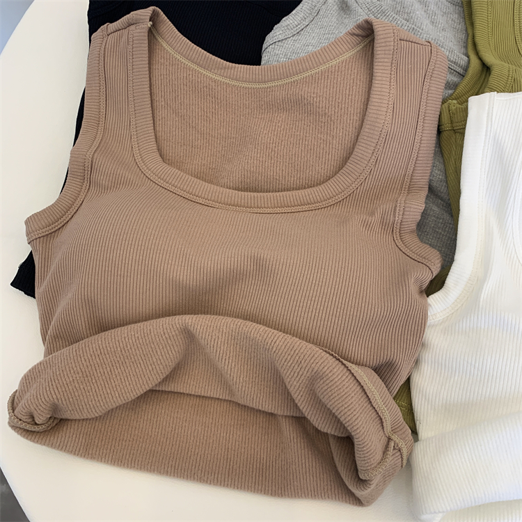 A fleece and thickened halter top for women to wear on the outside is warm and beautiful for the back in autumn and winter. It can be paired with a fitted sleeveless base top inside pic 9