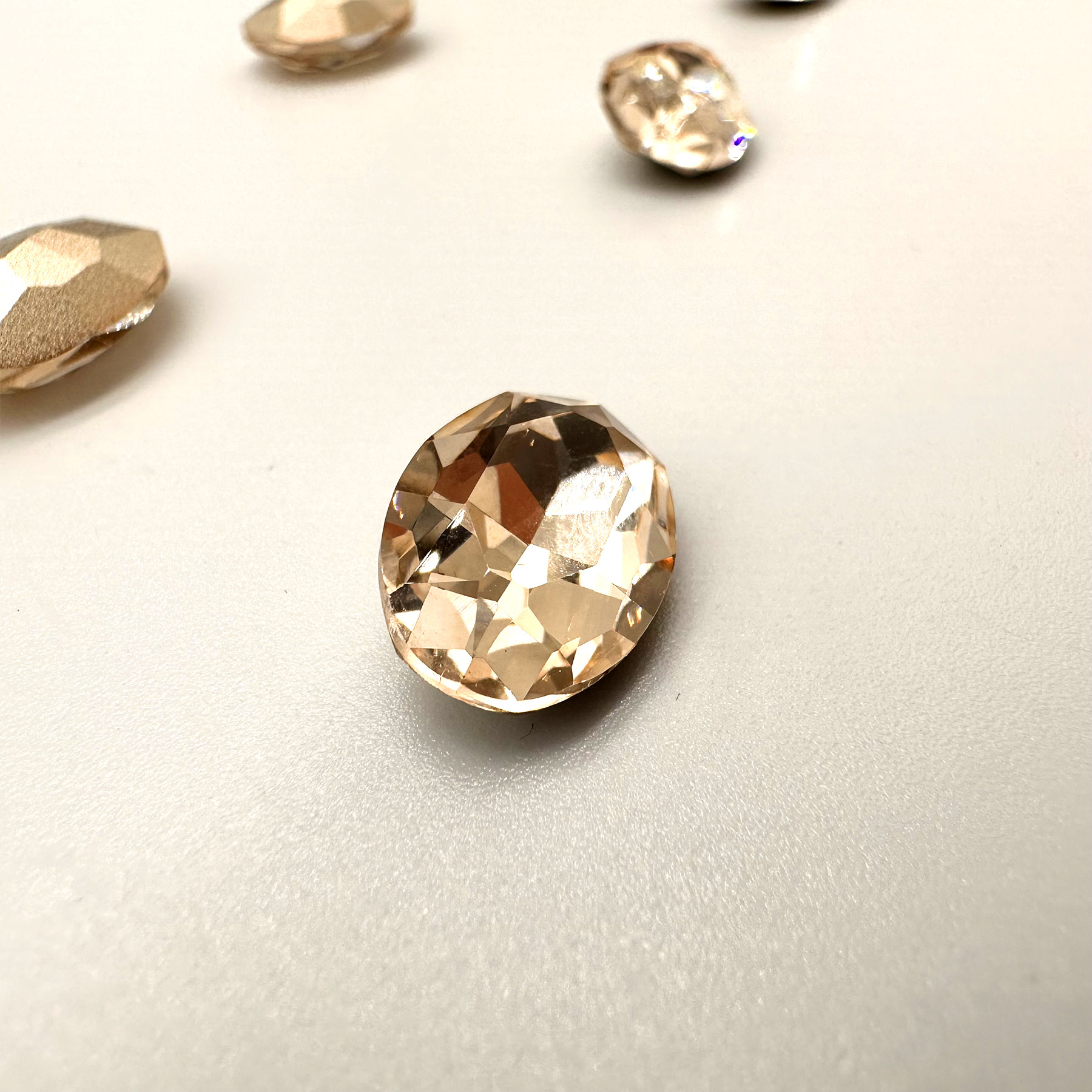 10 by 14 oval (Dan shape) pigeon egg silk-colored nail art, diamond mending shoes, clothing accessories, accessories and ornaments Specification image