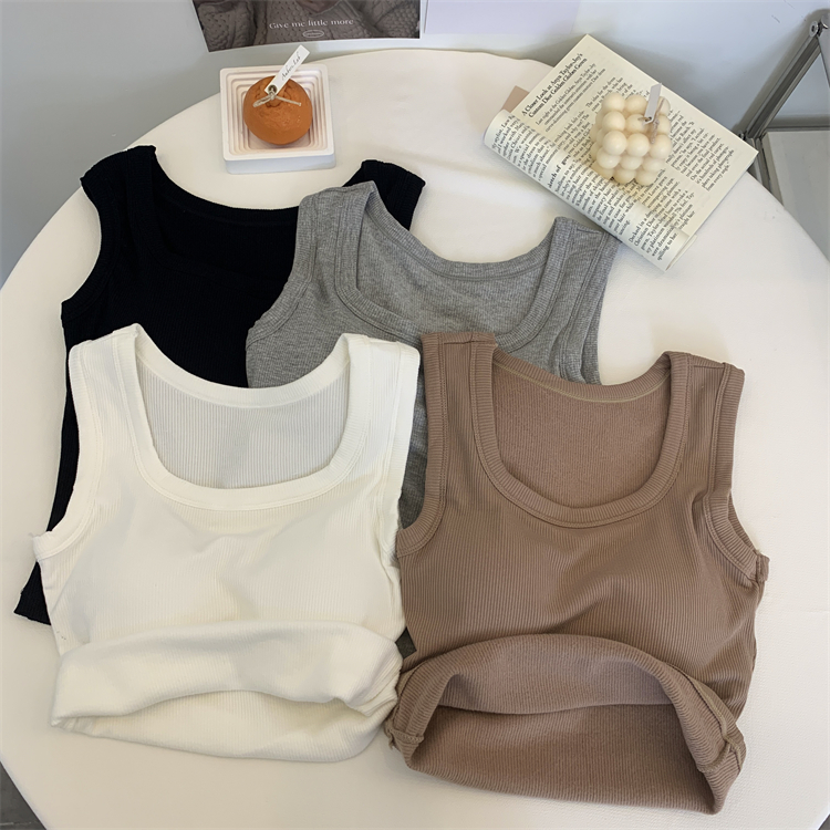 A fleece and thickened halter top for women to wear on the outside is warm and beautiful for the back in autumn and winter. It can be paired with a fitted sleeveless base top inside pic 5
