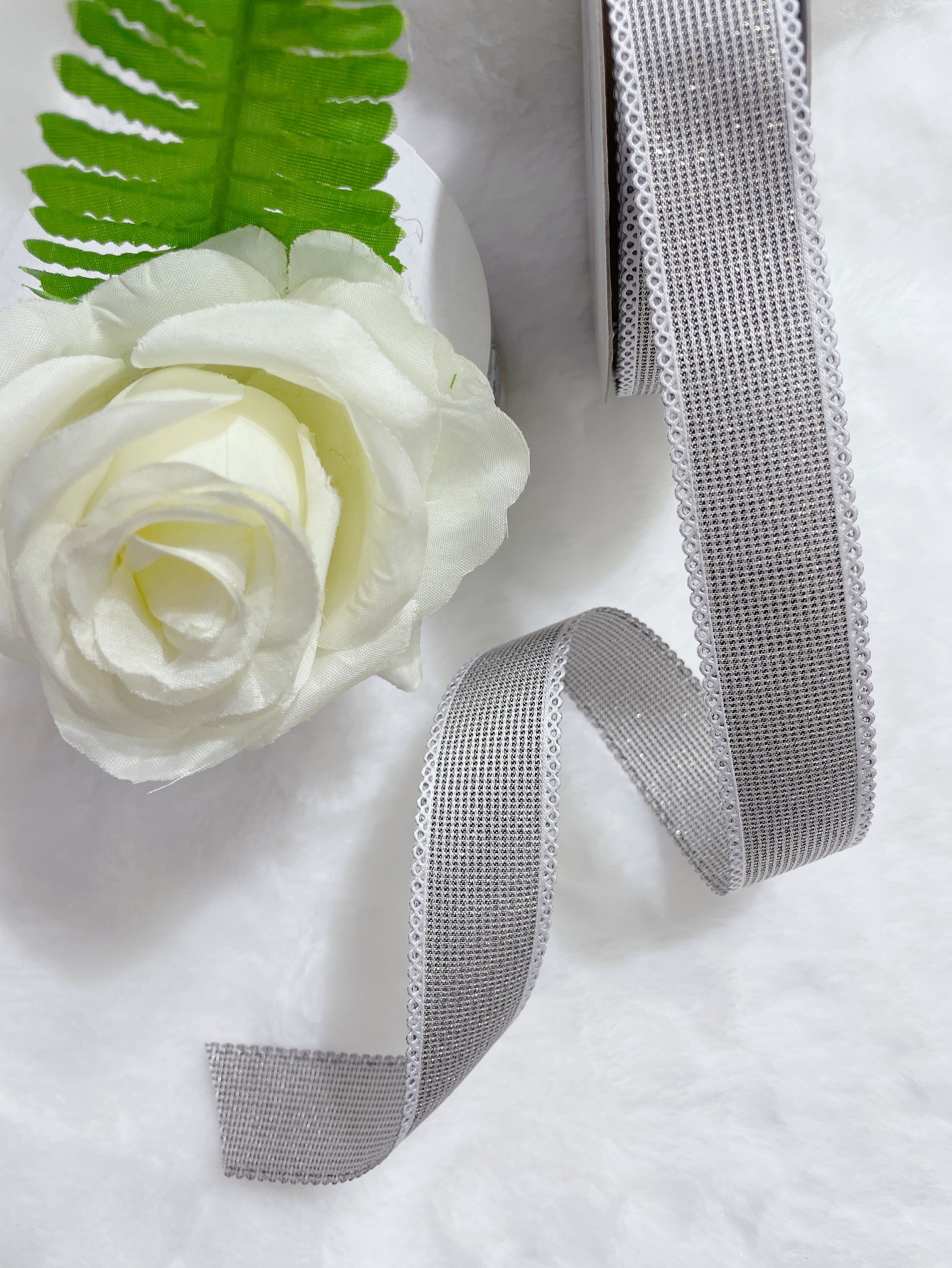 Factory Direct Sales New 2.5 Cm Black And White Small Check Gold Wire Jewelry With Packaging Belt Specification drawing