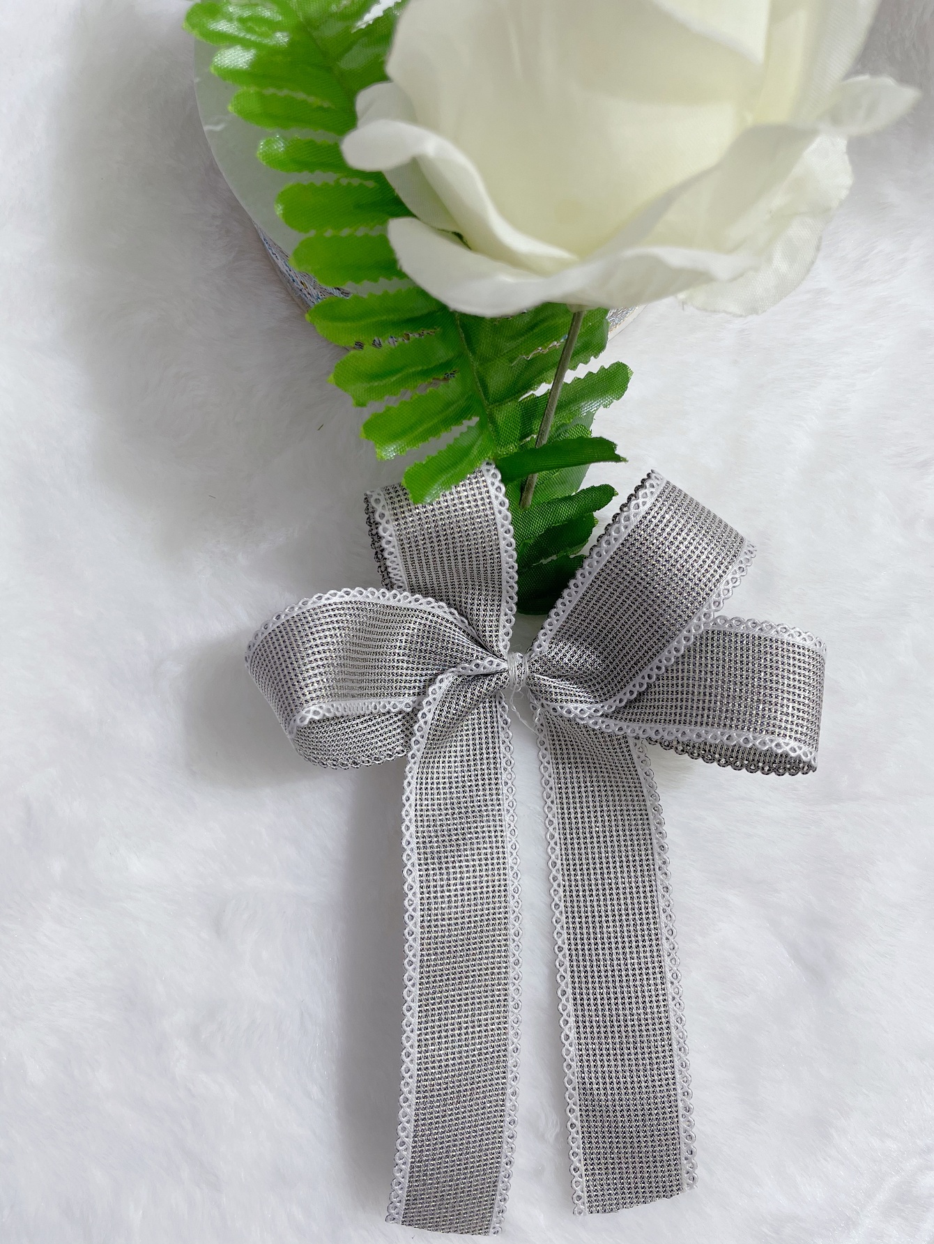 Factory Direct Sales New 2.5 Cm Black And White Small Check Gold Wire Jewelry With Packaging Belt details Picture
