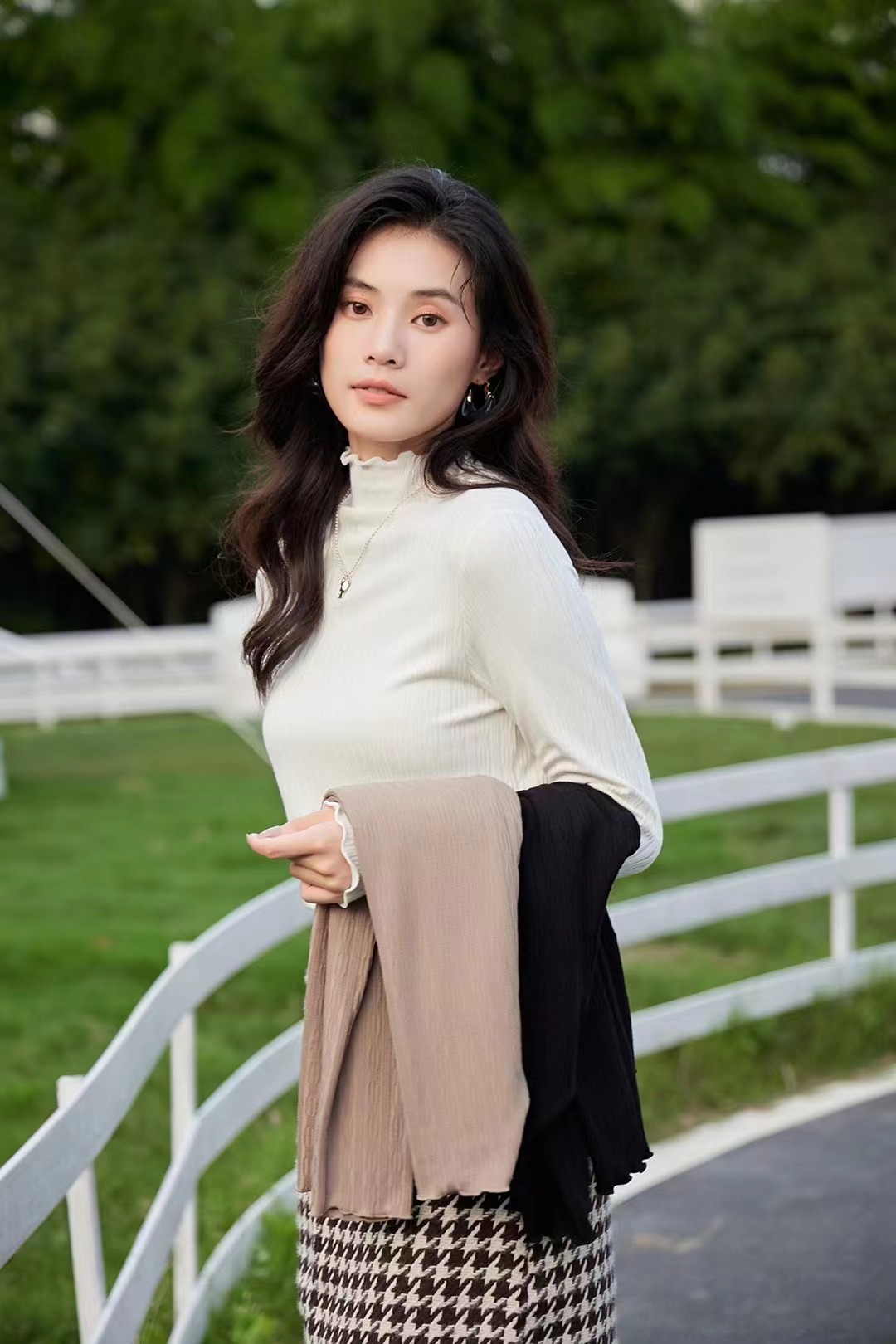 Stylish Women's Wooden Ear Lace Collar Sweater In Autumn And Winter With Vertical Stripes Thermal Top 8825 Thin details Picture