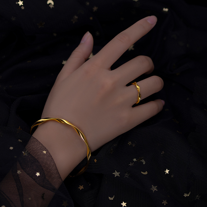 Zhou Home With Mobius Ring Love Eternal Bracelet More Nansha Gold Opening Fashion Simple Wave Bracelet Novelty Jewelry details Picture