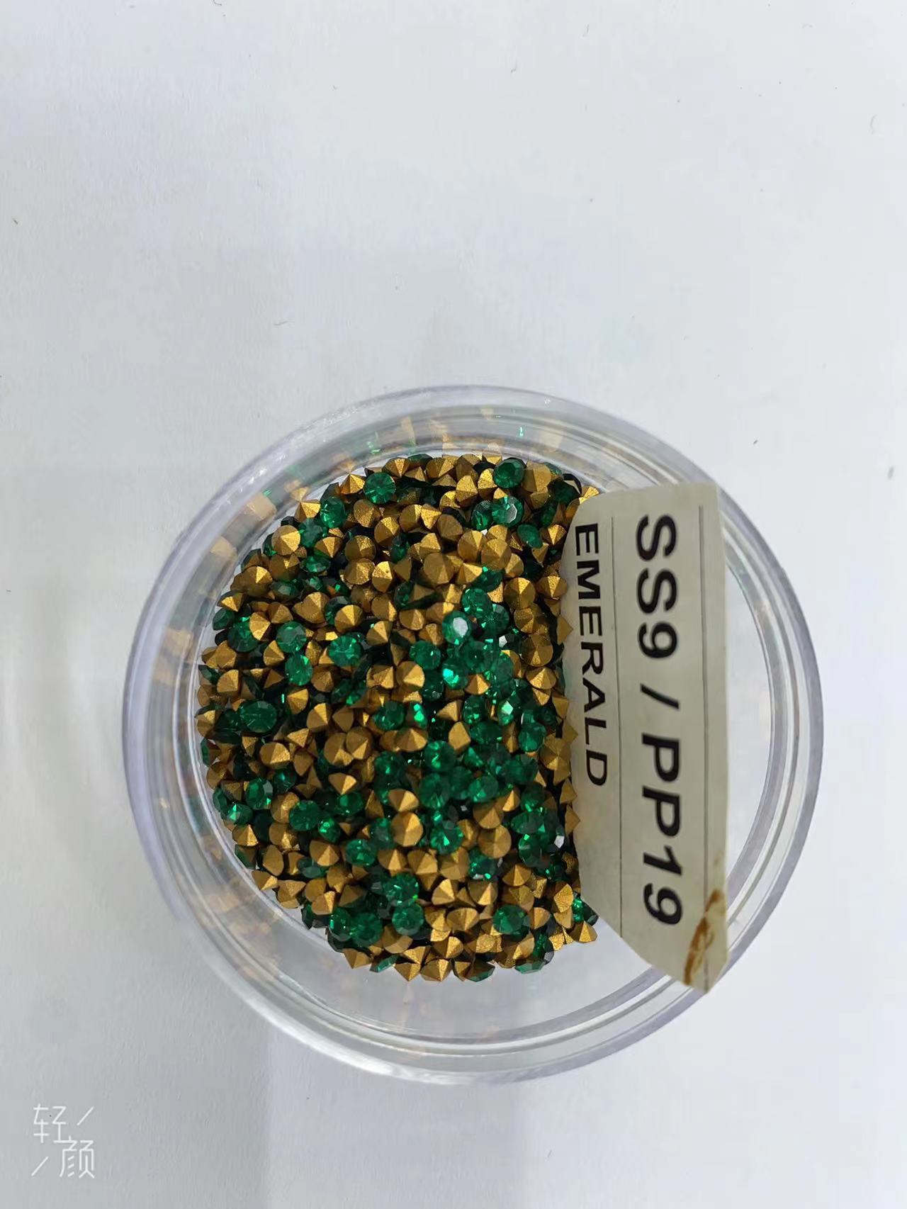Preciosa Czech Rhinrhinos Dark Green Ss18 1440/10 Imported Diamond Item Picture