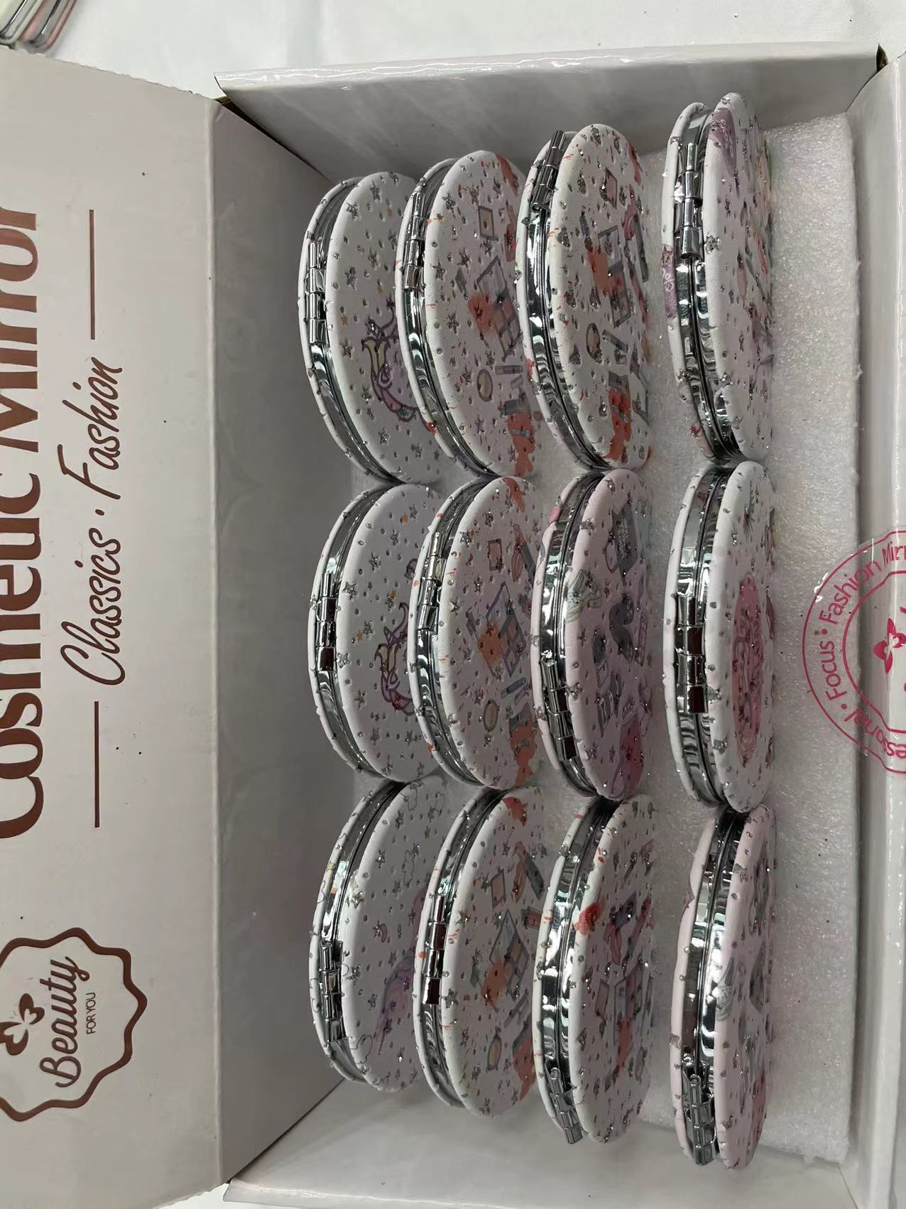 Double-Sided Folding Makeup Mirror Cartoon Mirror Pocket Portable Mirror Can Be Customized Logo Specification drawing