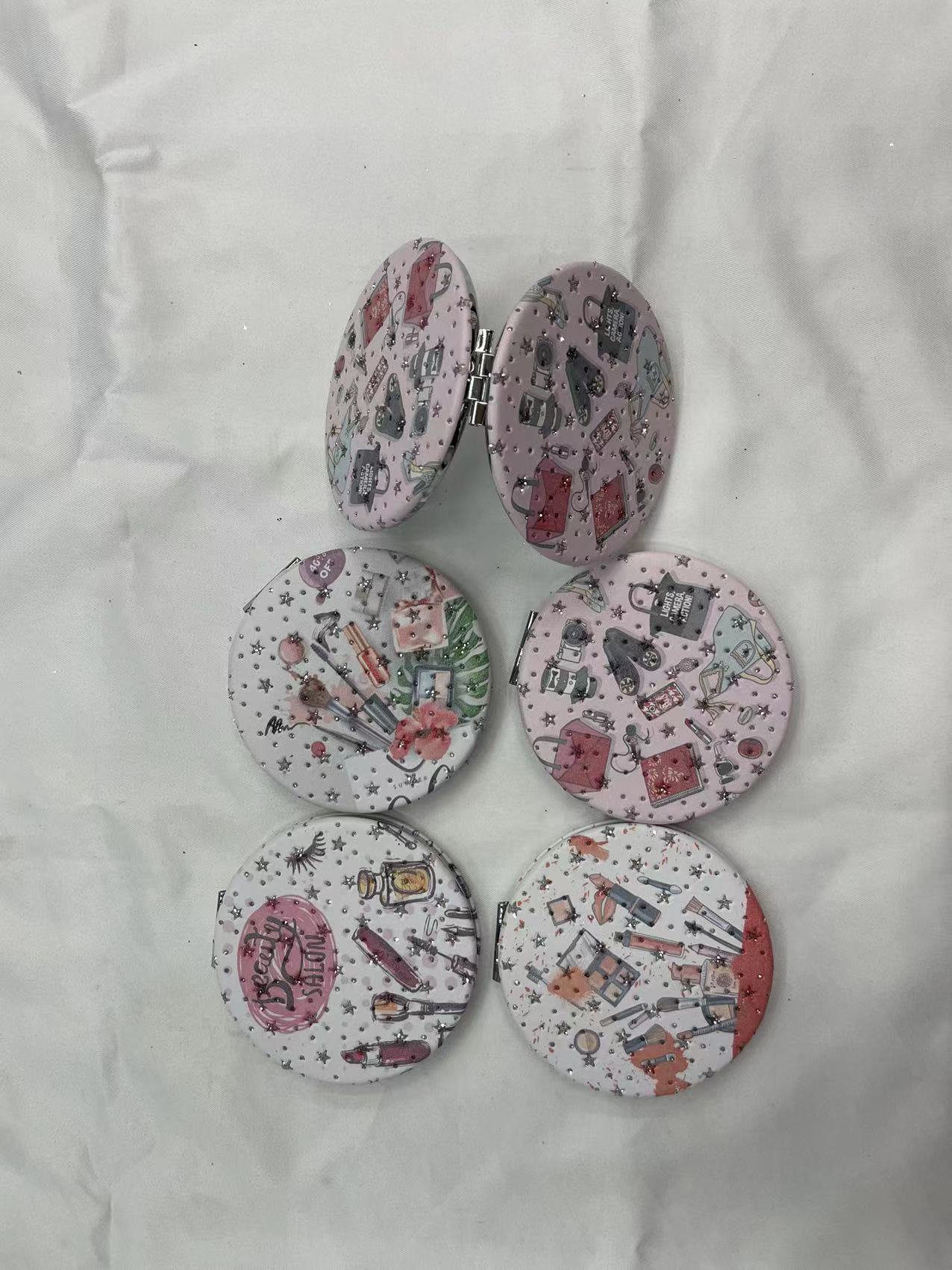 Double-Sided Folding Makeup Mirror Cartoon Mirror Pocket Portable Mirror Can Be Customized Logo details Picture