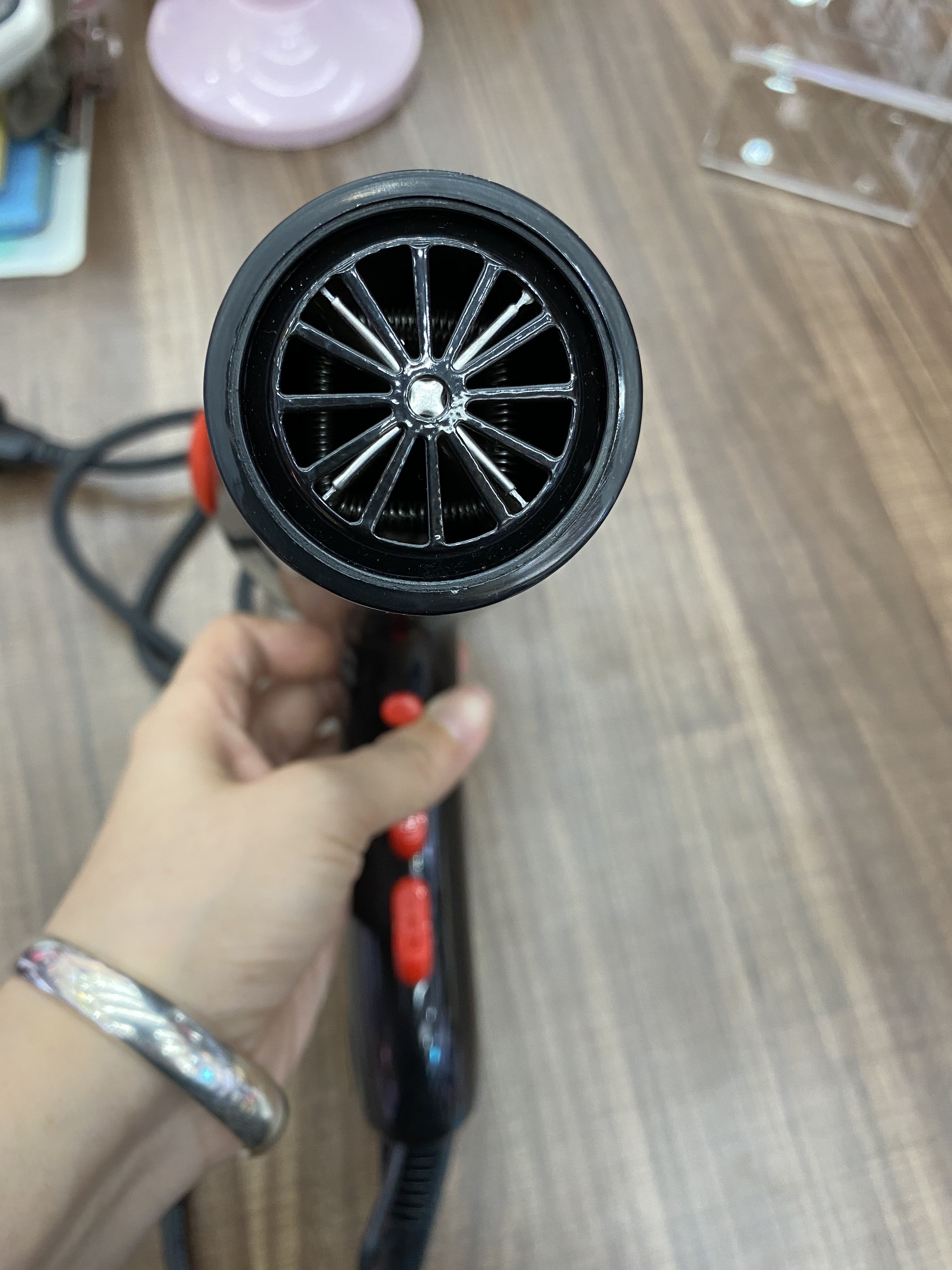 电吹风实物图