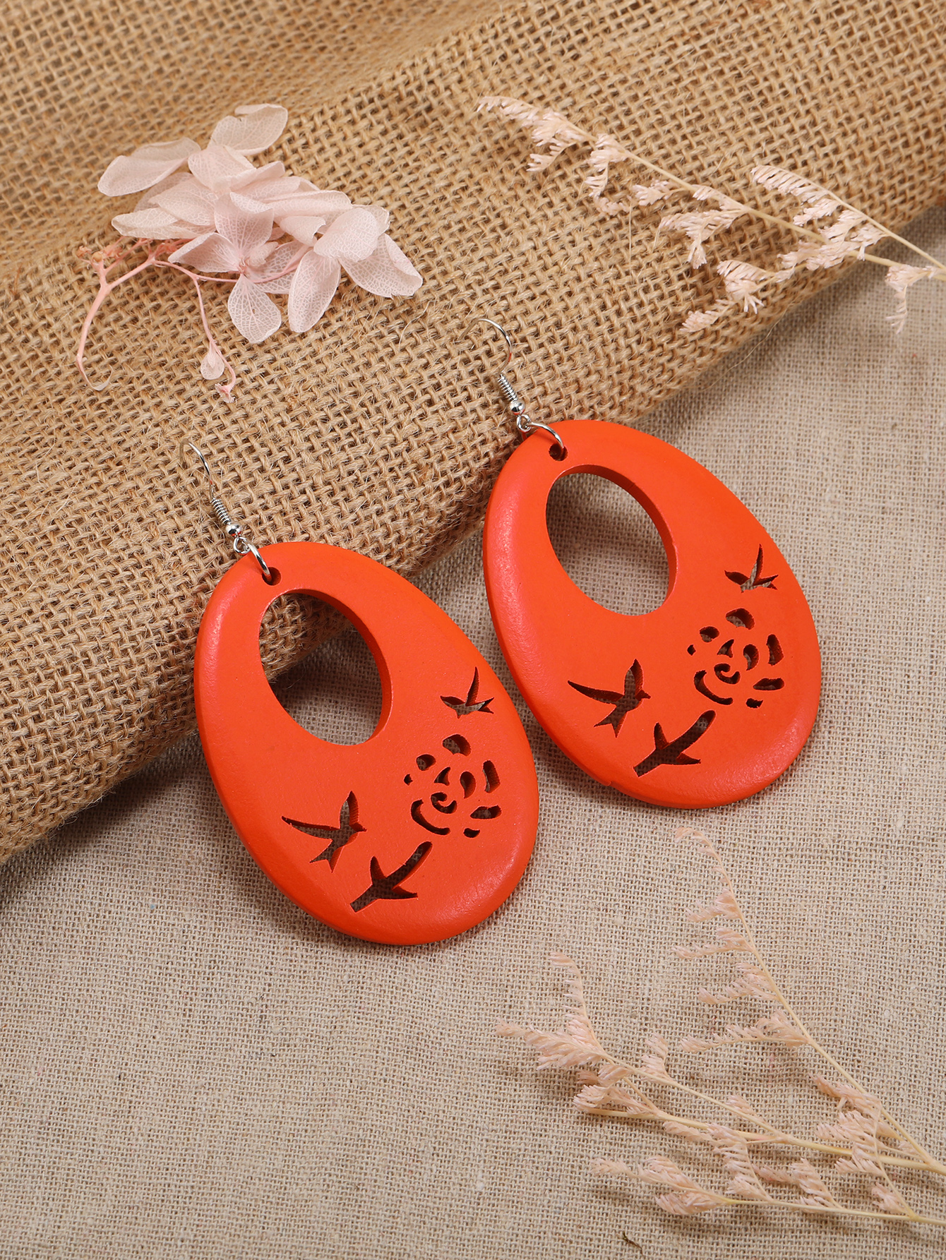 Boho tropical style ethnic style vintage handmade wood cut earrings Fu Coir Coir -253 Application Scenario