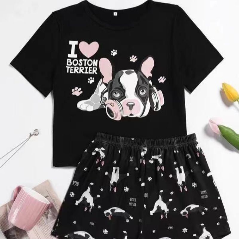 This is a new summer collection of short sleeves and shorts for women. It features a cotton-like, large-sized casual set with multiple floral patterns. It can be worn over home wear details Picture