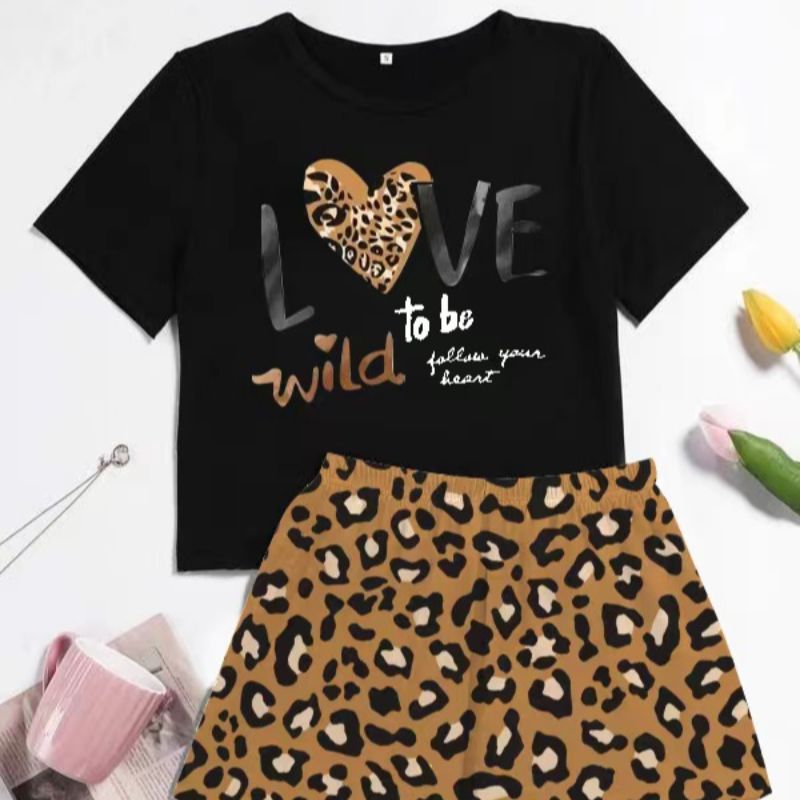 This is a new summer collection of short sleeves and shorts for women. It features a cotton-like, large-sized casual set with multiple floral patterns. It can be worn over home wear pic 2