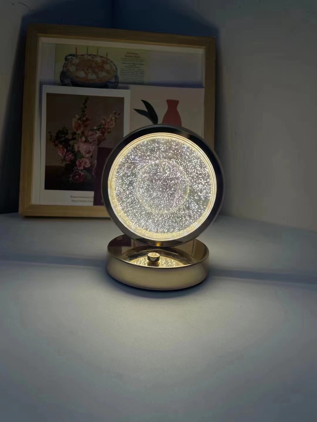 Acrylic three-color night light pic 2