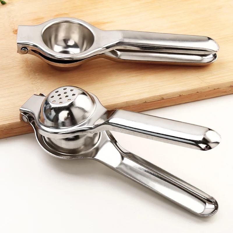 Manual lemon squeezer