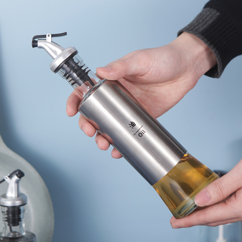 Kitchen stainless steel oil bottle pressed soy sauce bottle