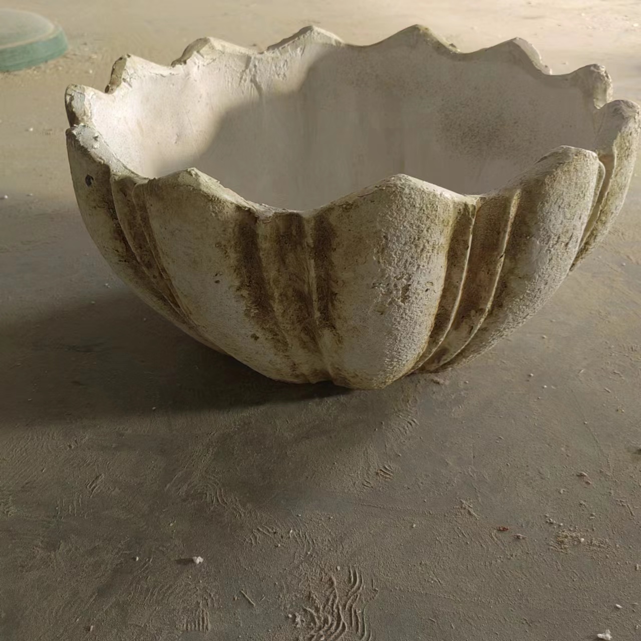 欧式复古荷叶花盆05338
