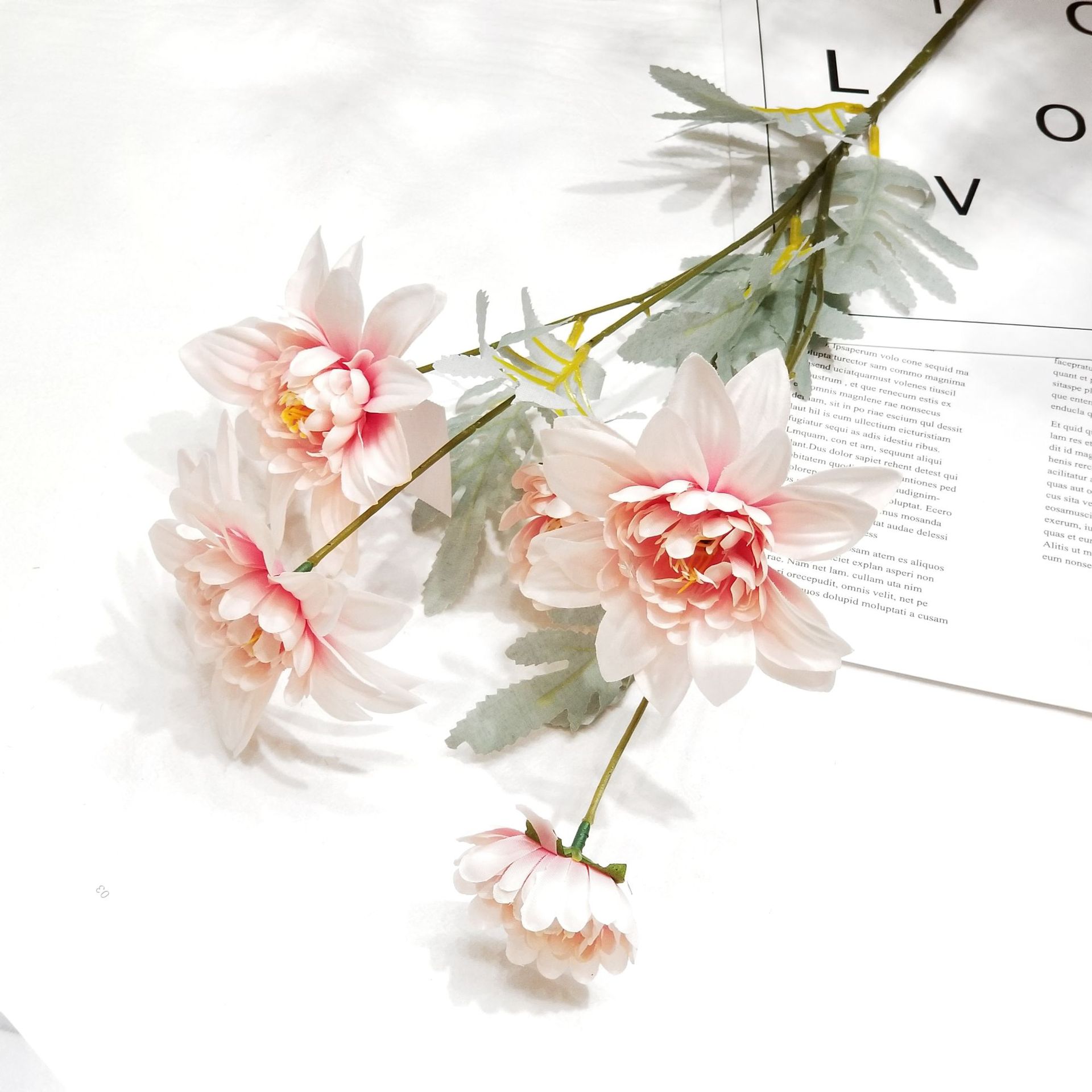 Liou Trade Export Simulation Soft Installation Dahlia Cross Border Artificial 5 Flowers Dali Chrysanthemum Silk Cloth 5 Heads Vigorously Chrysanthemum Outside Application Scenario