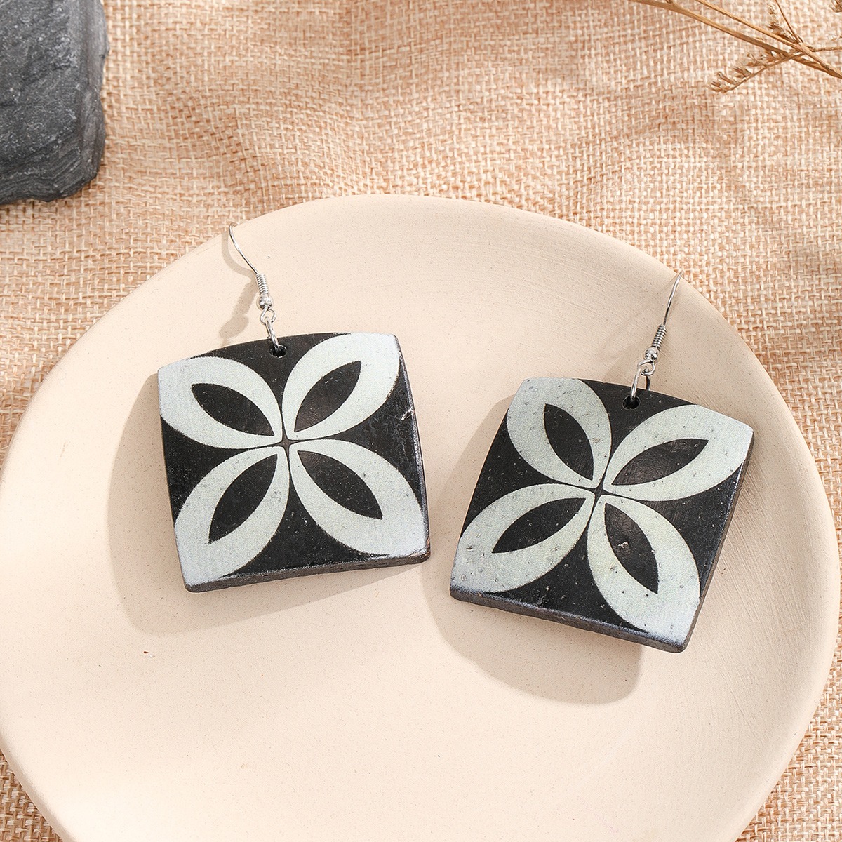 Boho tropical style ethnic style vintage handmade coconut shell print earrings Fu Coir Coir -316