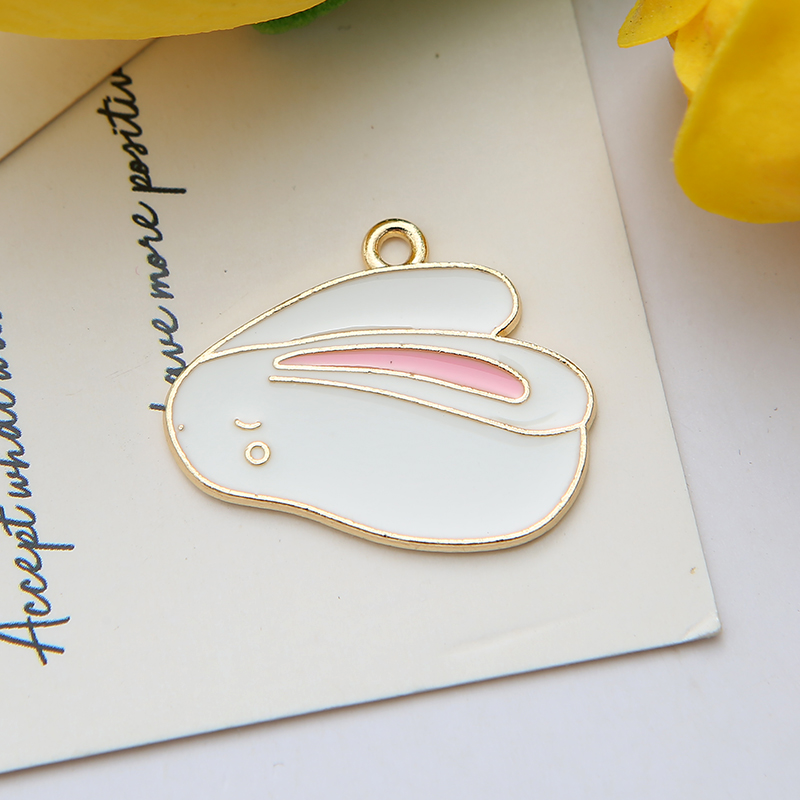 DIY jewelry accessories K gold oil-dripping alloy small pendant rabbit Application Scenario