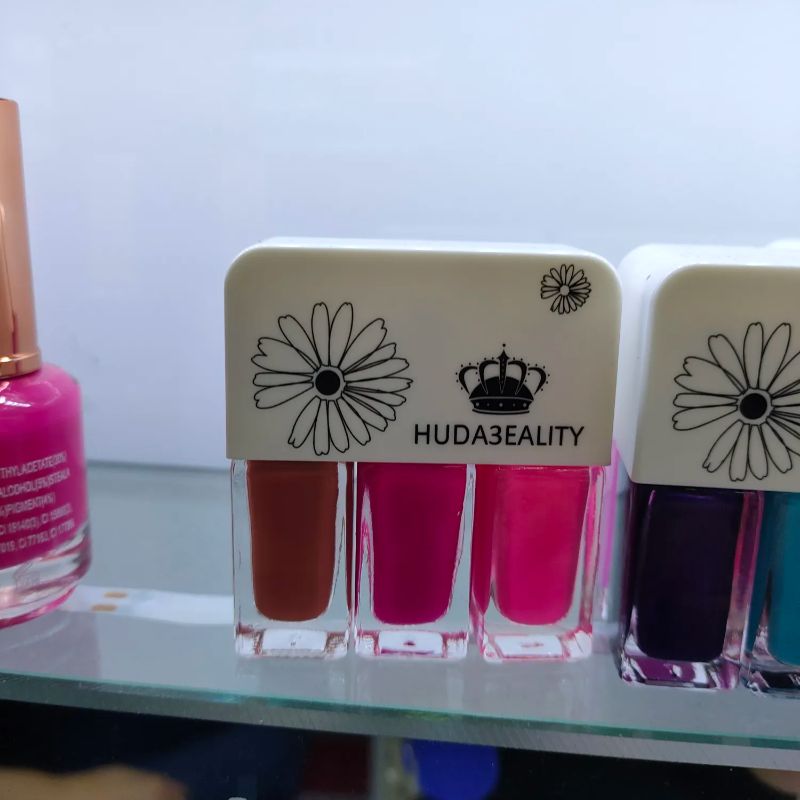 Nail Polish 1 Water-Based Nail Polish Can Be Torn And No-Bake Long-Lasting Quick-Drying Nail Polish Application Scenario