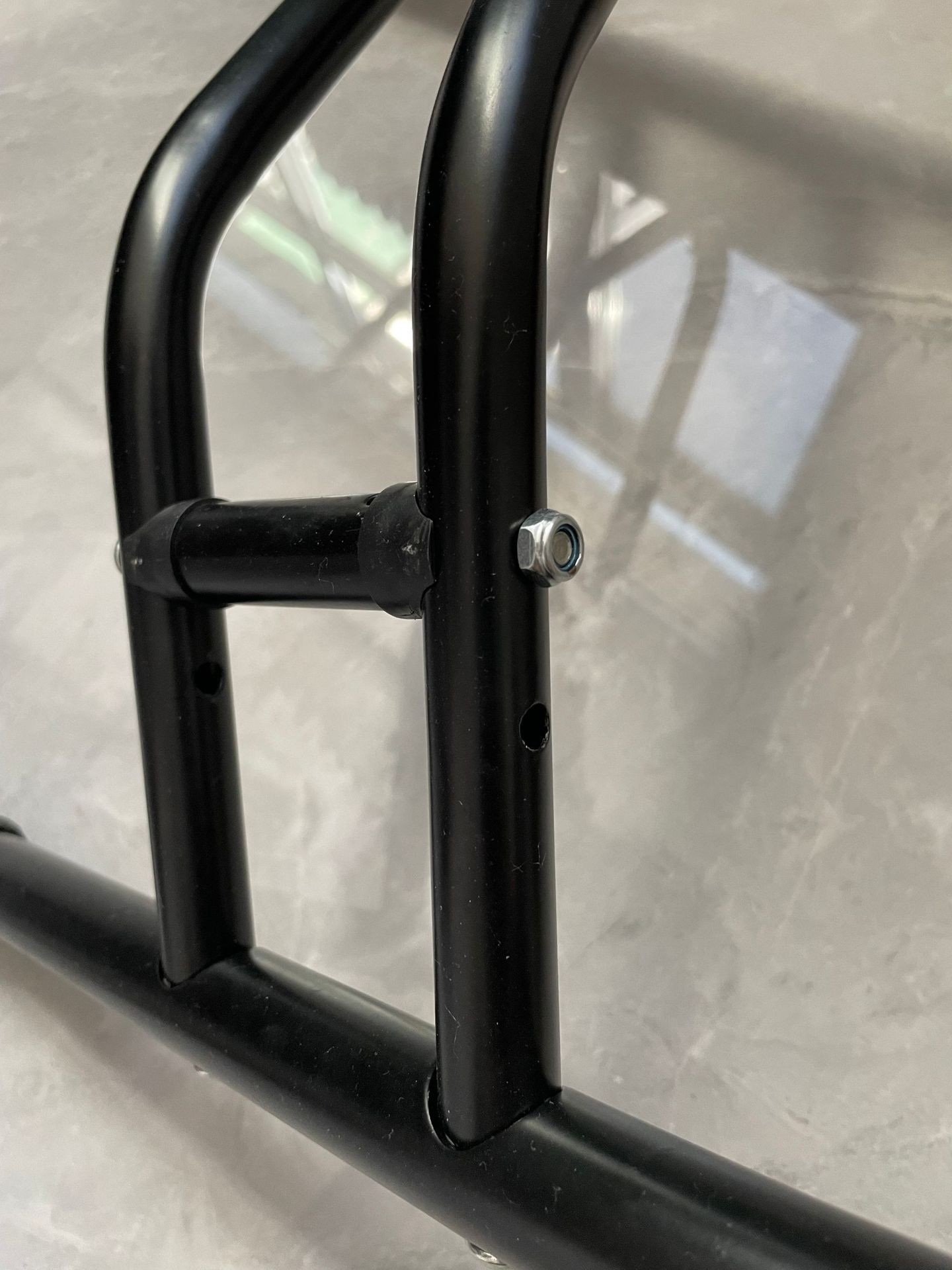 Ступенчатый стенд для парковки HS-013BF motorsport L, подключенный к служебным стеллажам с полным демонтажом парковки pic 9