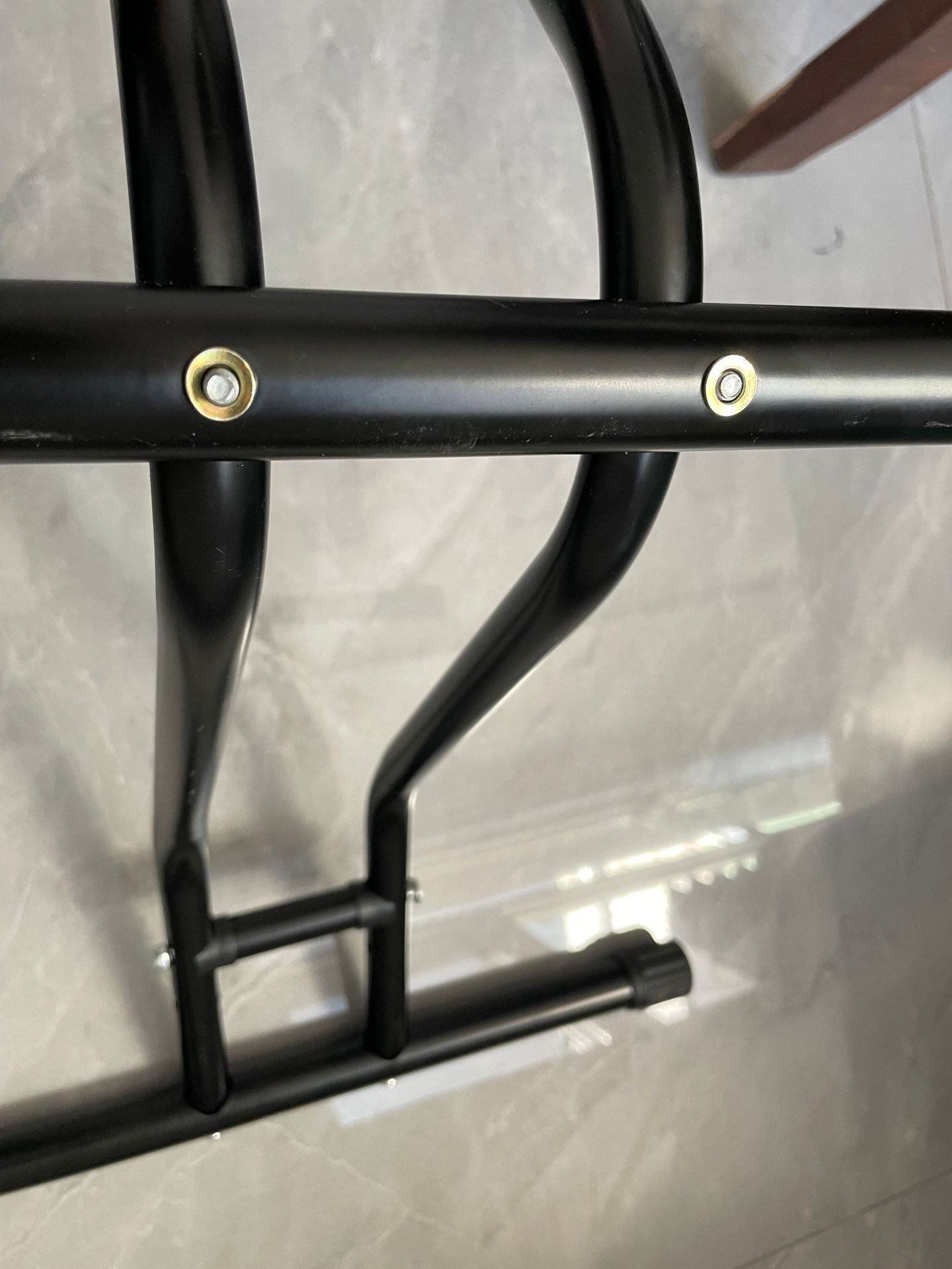 Ступенчатый стенд для парковки HS-013BF motorsport L, подключенный к служебным стеллажам с полным демонтажом парковки pic 8