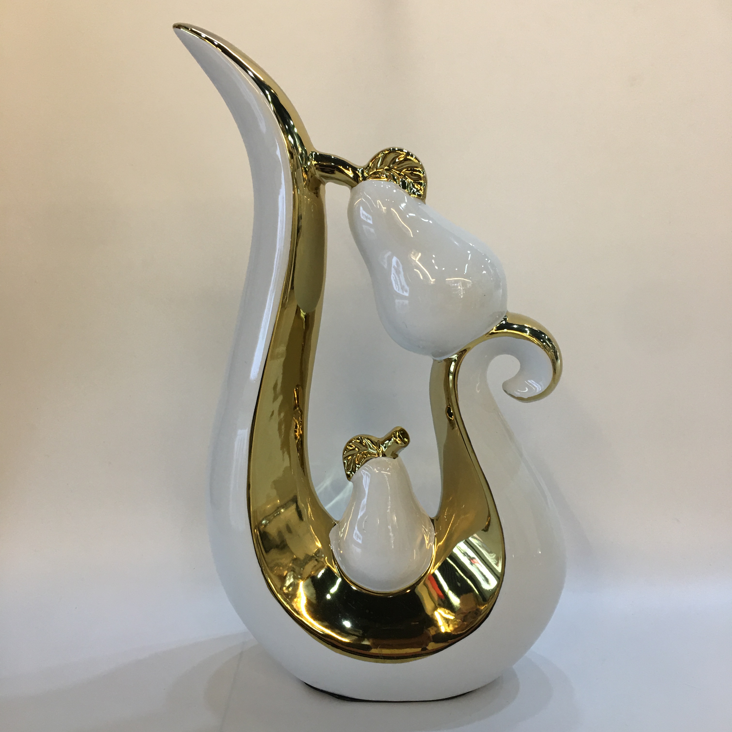 2025chinagoods904 New products: Handicrafts, gifts, craft ornaments, light luxury hotel and home ceramic electroplated ornaments, creative abstract art soft furnishings, office model room TV cabinet ornaments details Picture