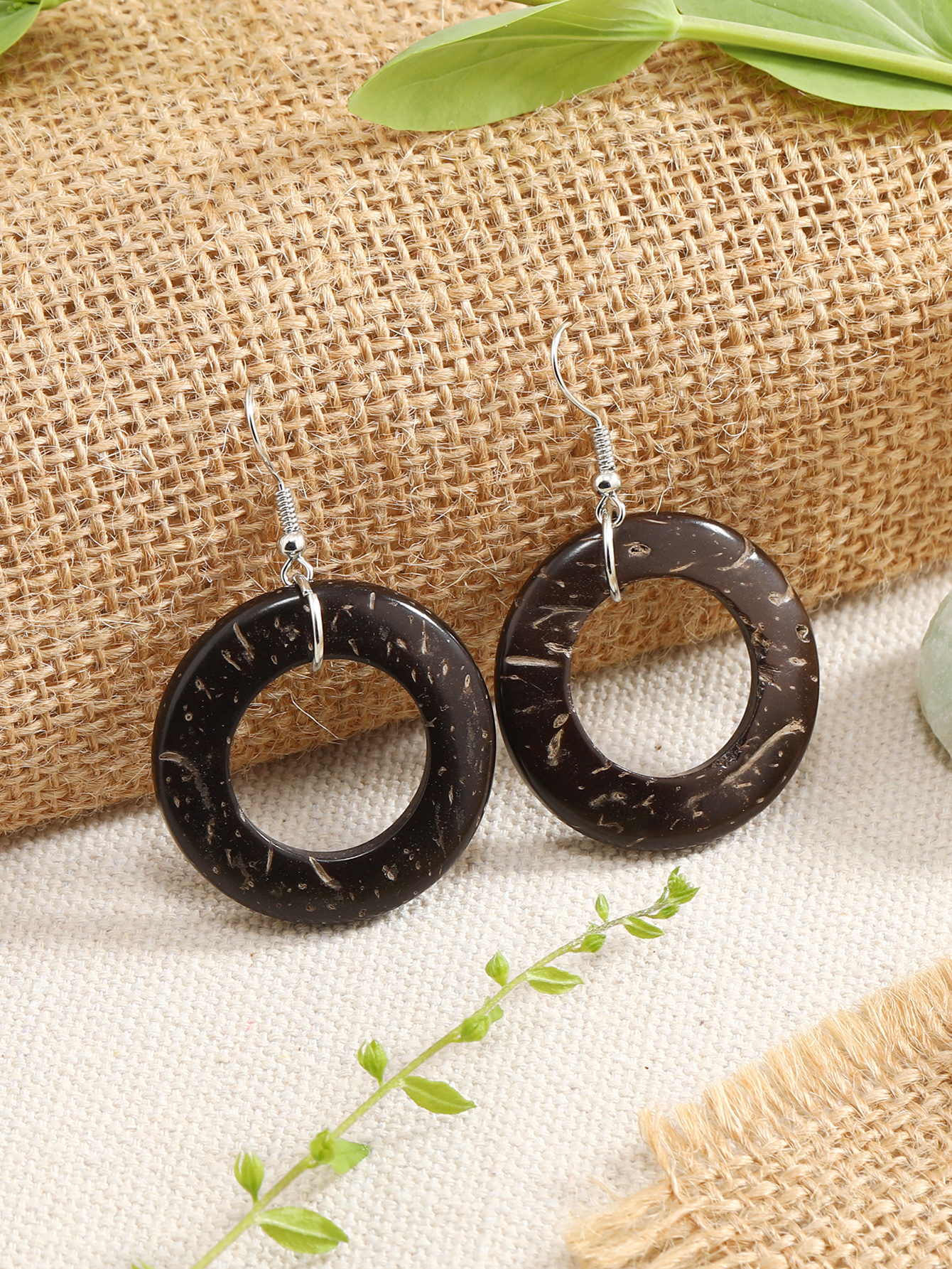 Boho tropical style ethnic style vintage handmade coconut shell earrings Fu Coir Coir -320