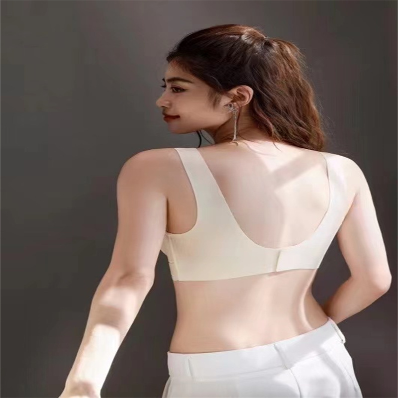 Naked, Seamless, Underwire Bra Detachable Breast Pad Skin-Friendly Comfortable Push-Up Bra Application Scenario