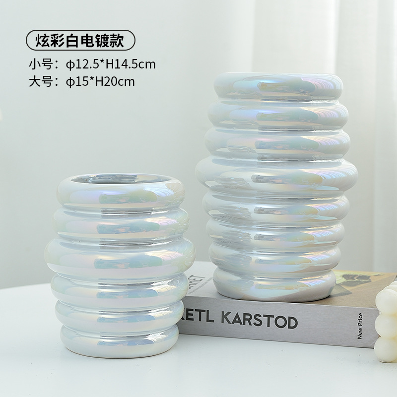 New threaded ceramic electroplated iridescence vases, home gold and silver ornaments, flower vases, living room dining tables, hotel and wedding handicrafts Application Scenario