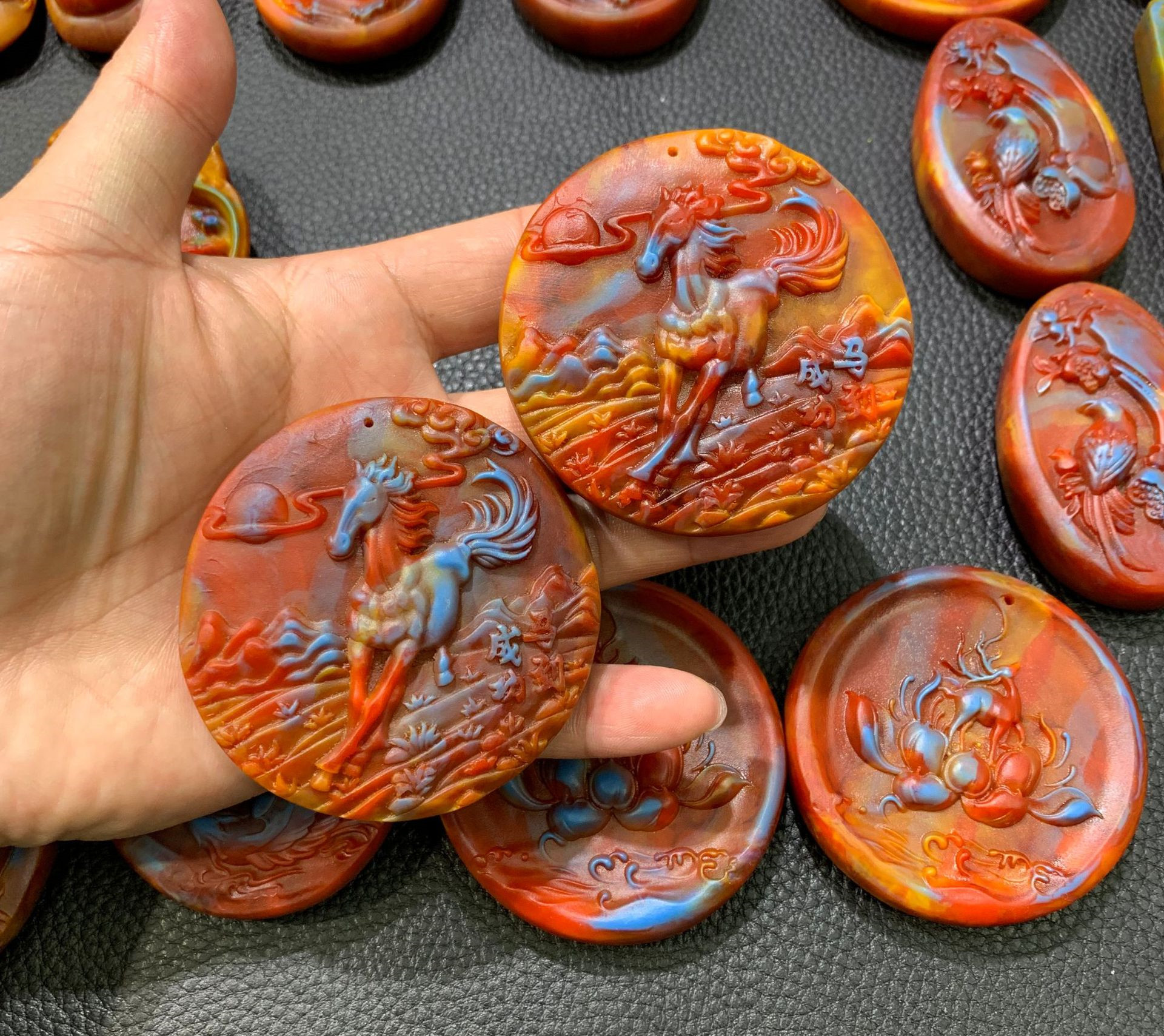 Factory Direct Sales Second Generation Amber Beeswax Ambergris Galloping Horse Carving Pieces Beeswax Amber Ambergris Pendant Tiktok Live