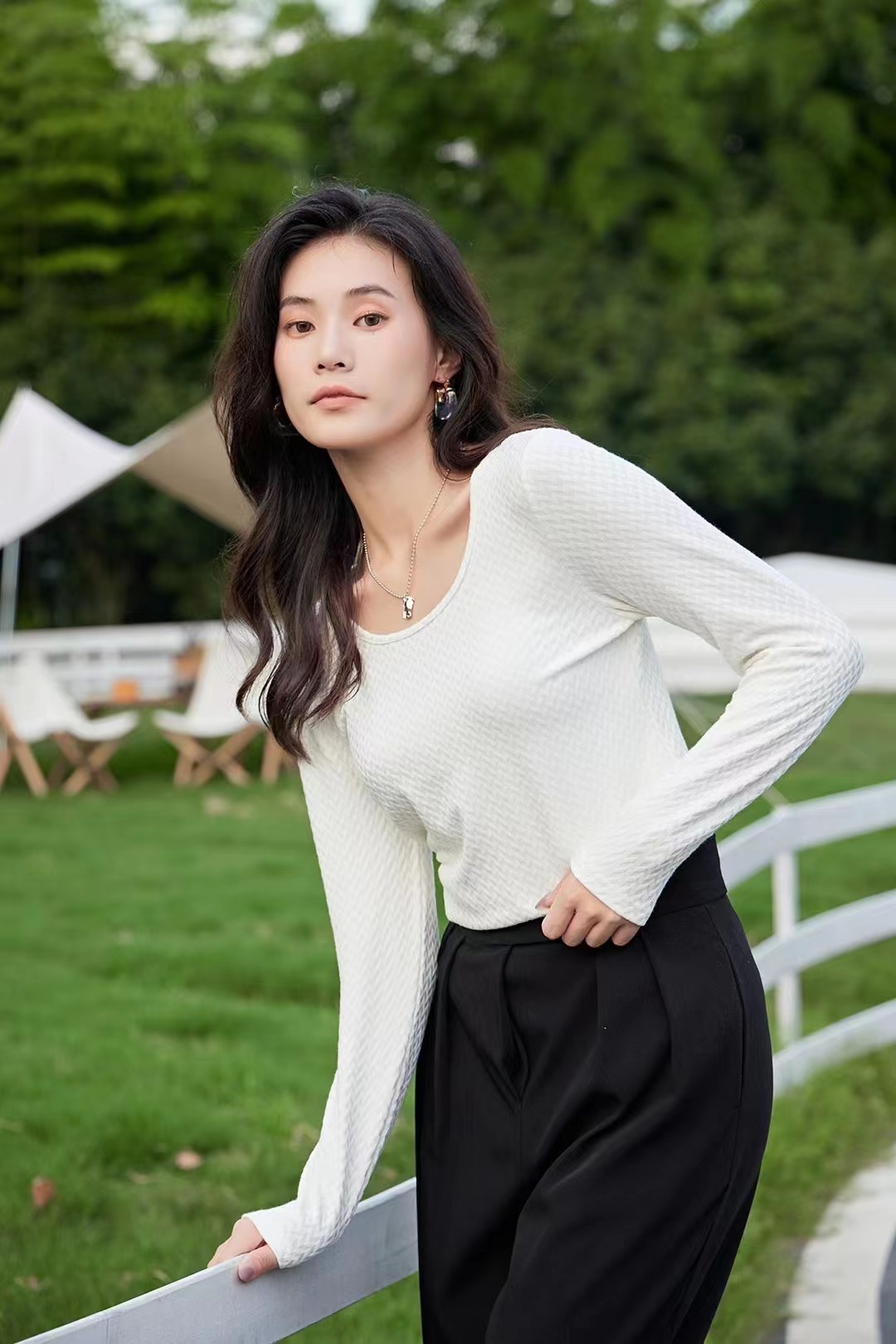 Autumn And Winter Fashion Ladies Round Neck T-Shirt Long Sleeve In Autumn And Winter With Fashion Pattern Thermal Top 8819 Specification drawing