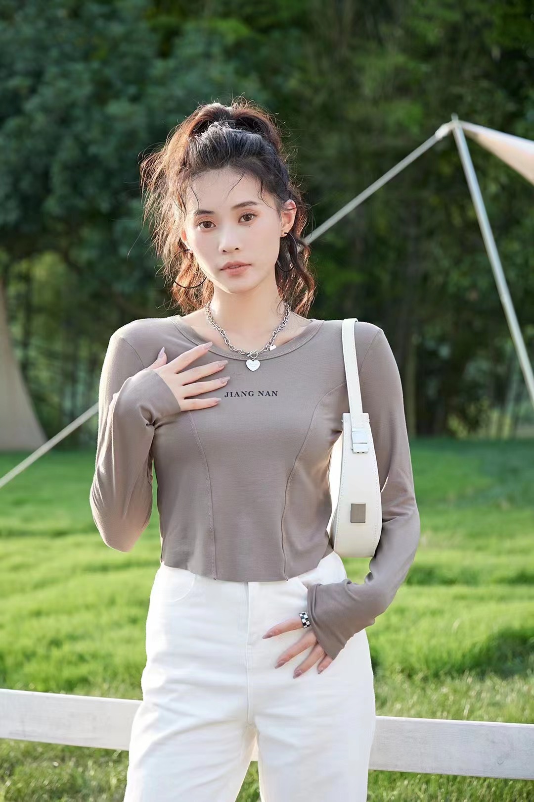 Autumn And Winter Fashion Ladies Round Neck Fashion Sports Letter T-Shirt Thermal Top 8832 details Picture
