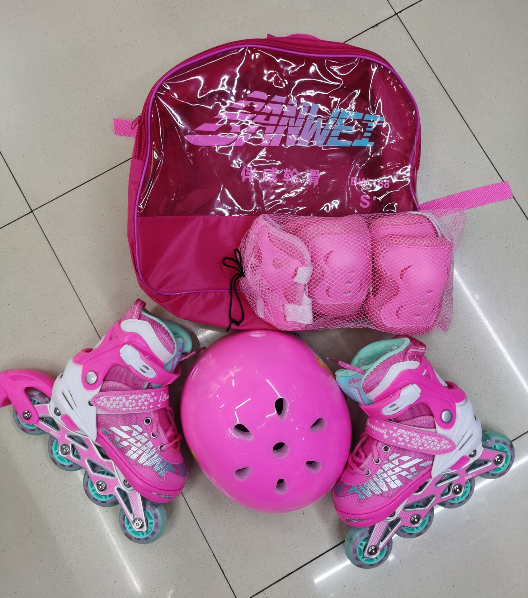 168 Set Of Adjustable Roller Skates For Children And Adults. All Flash Roller Skates Roller Skates Application Scenario