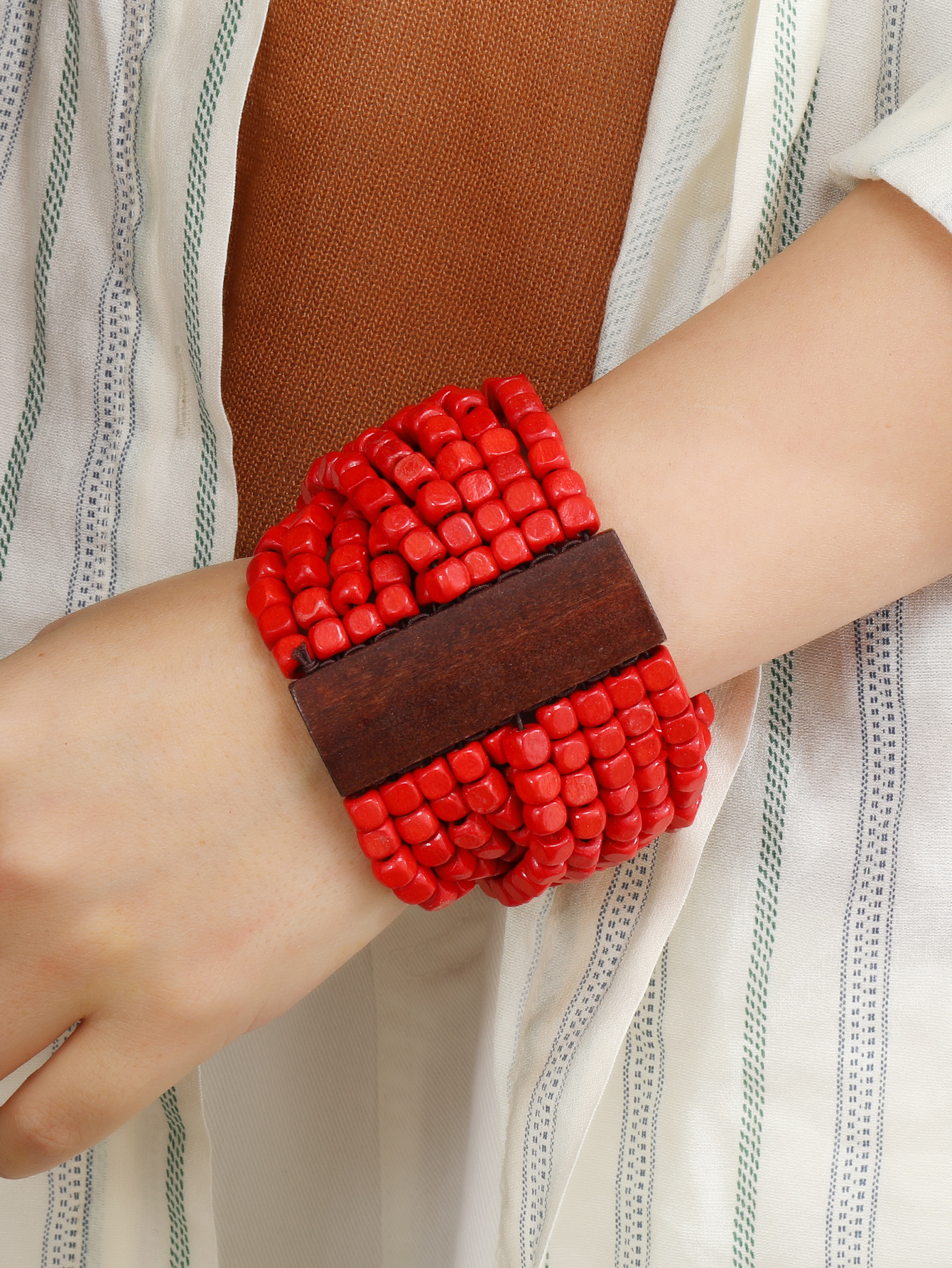 Boho tropical folk style retro handmade wooden beaded bracelet Fucoco-375 full figure