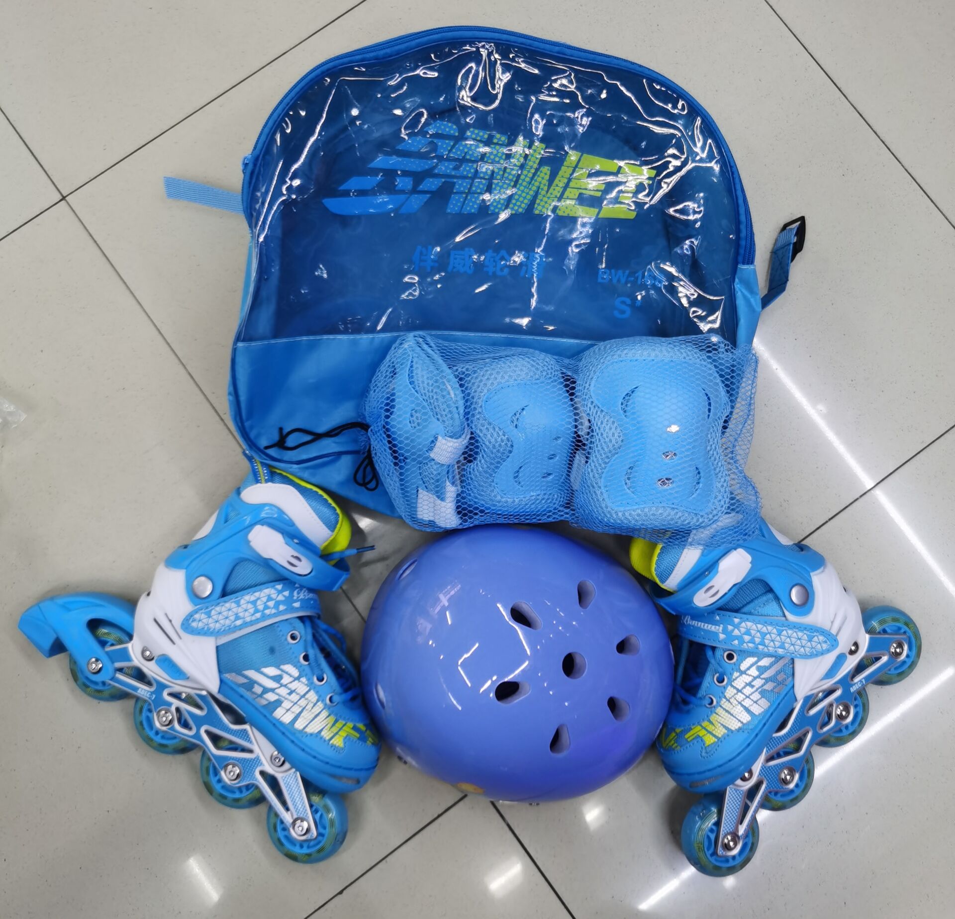 168 Set Of Adjustable Roller Skates For Children And Adults. All Flash Roller Skates Roller Skates Item Picture